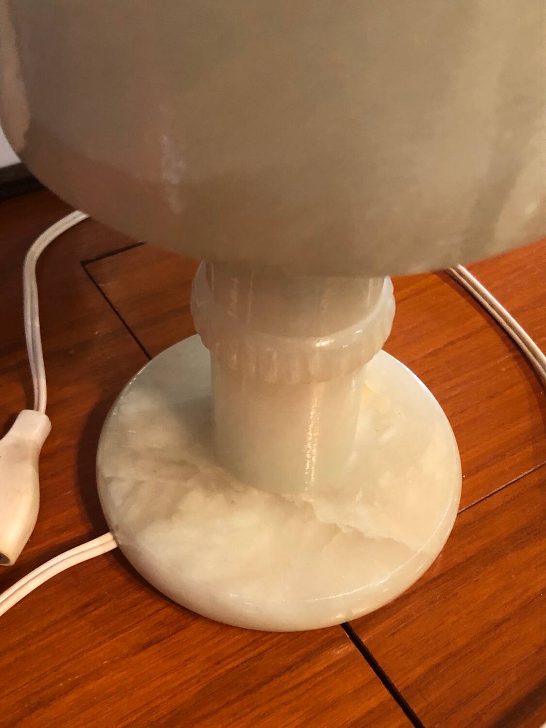 Magnificent vintage alabaster lamp from the 70s