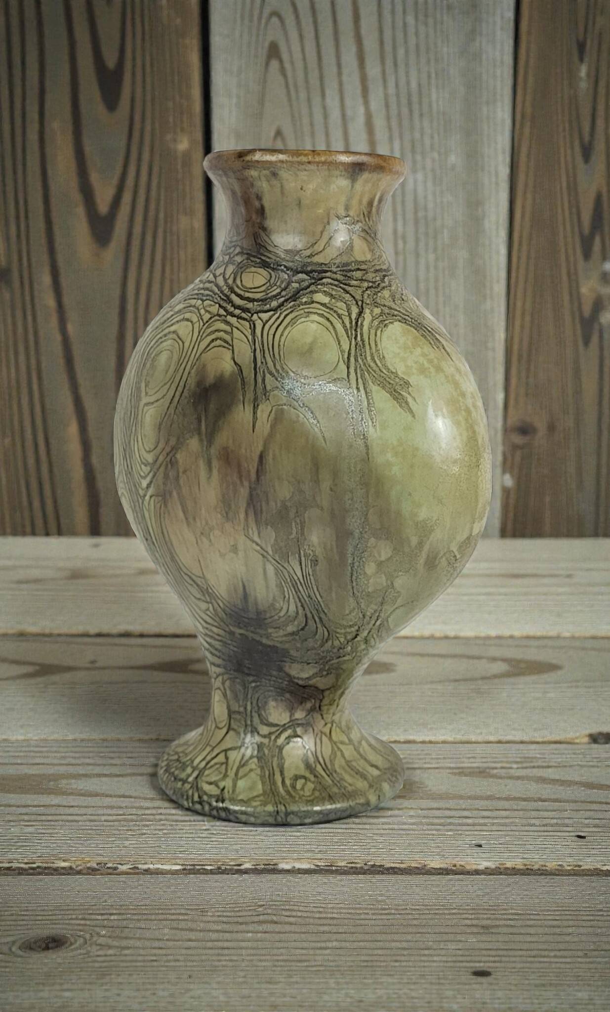 Vase en grès signé Anne Marie Sybesma De Bay, alias MIEP La Borne