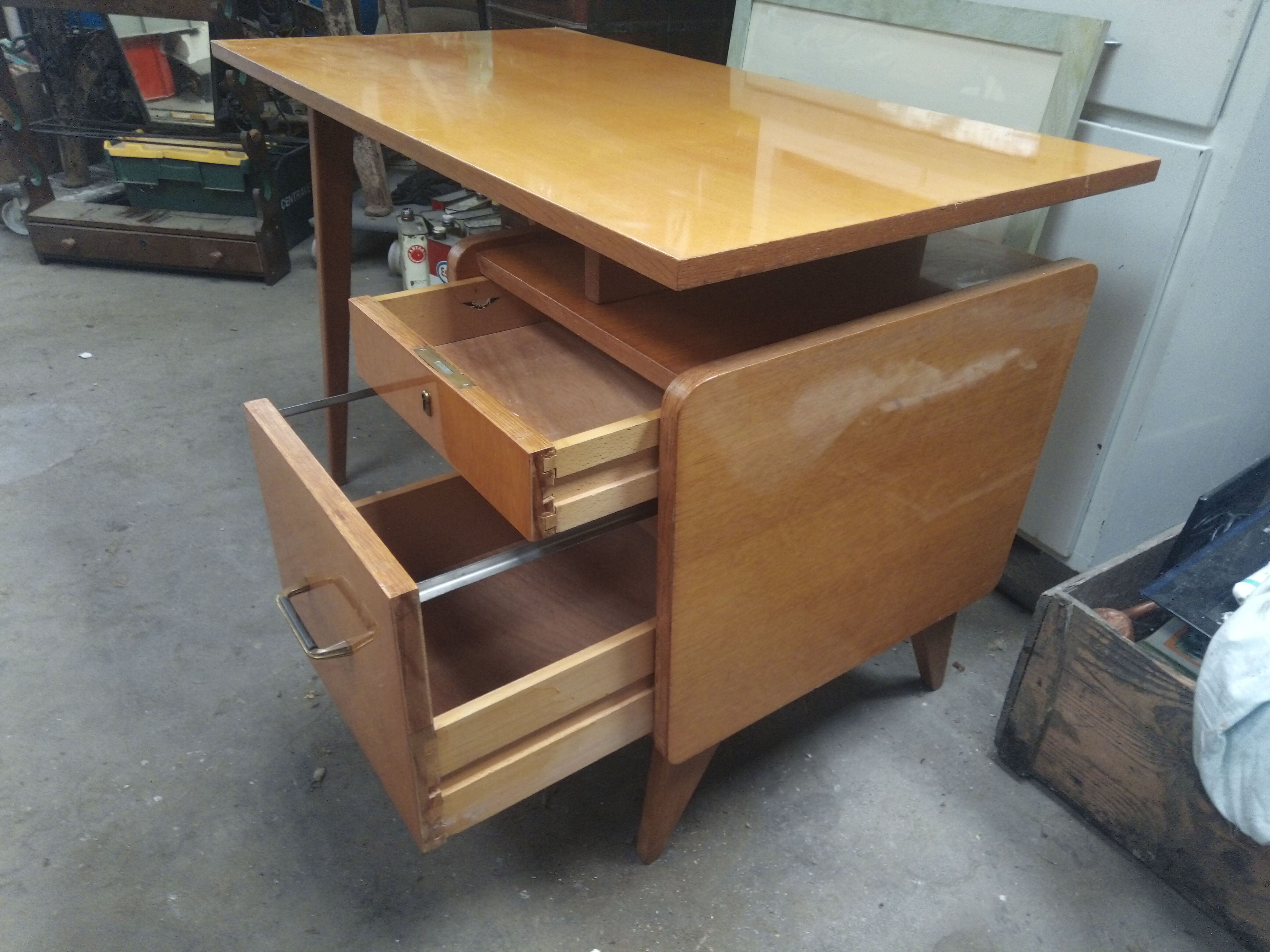 Modernist office desk edition sam