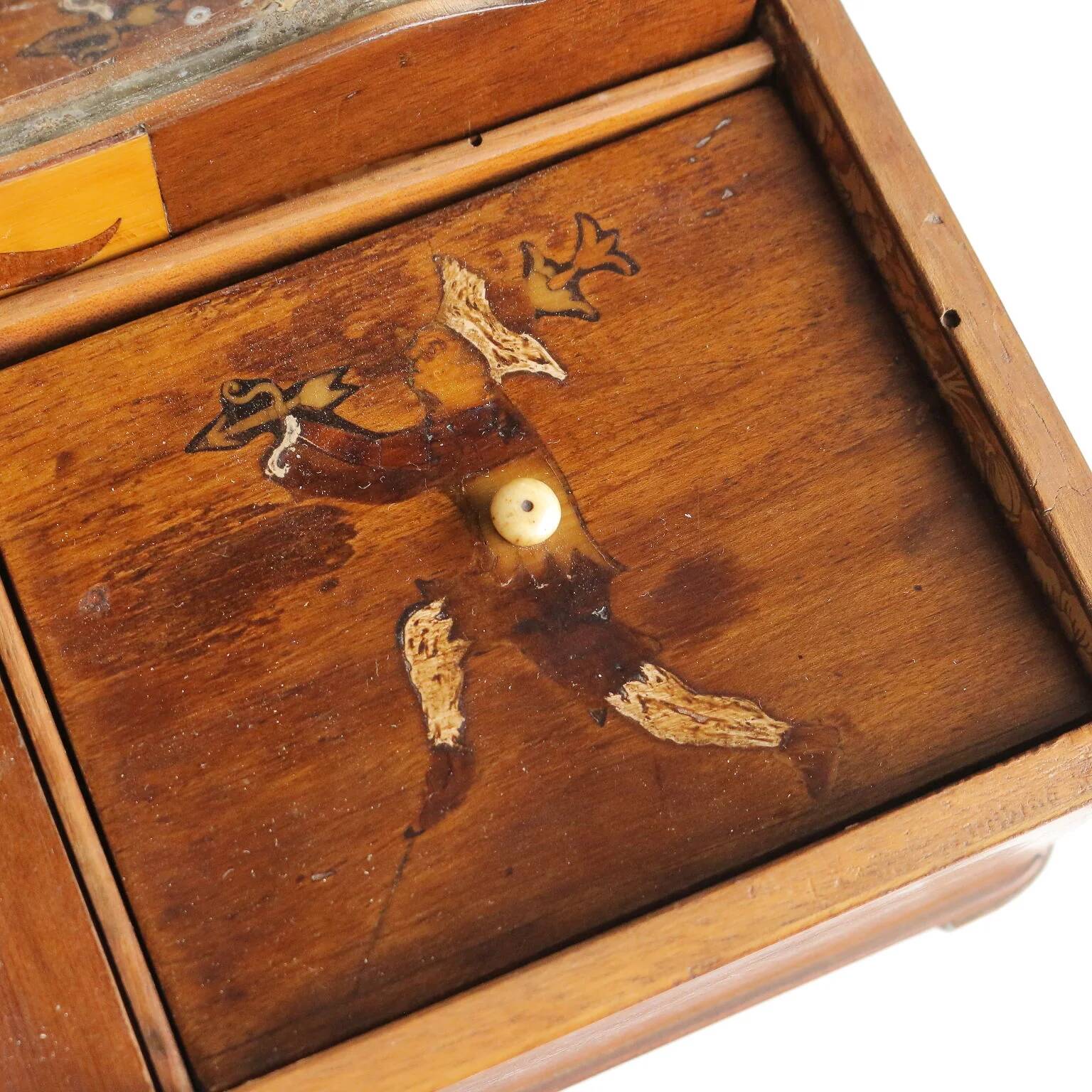 Antique travel box in walnut with mirror, Italy, 19th century