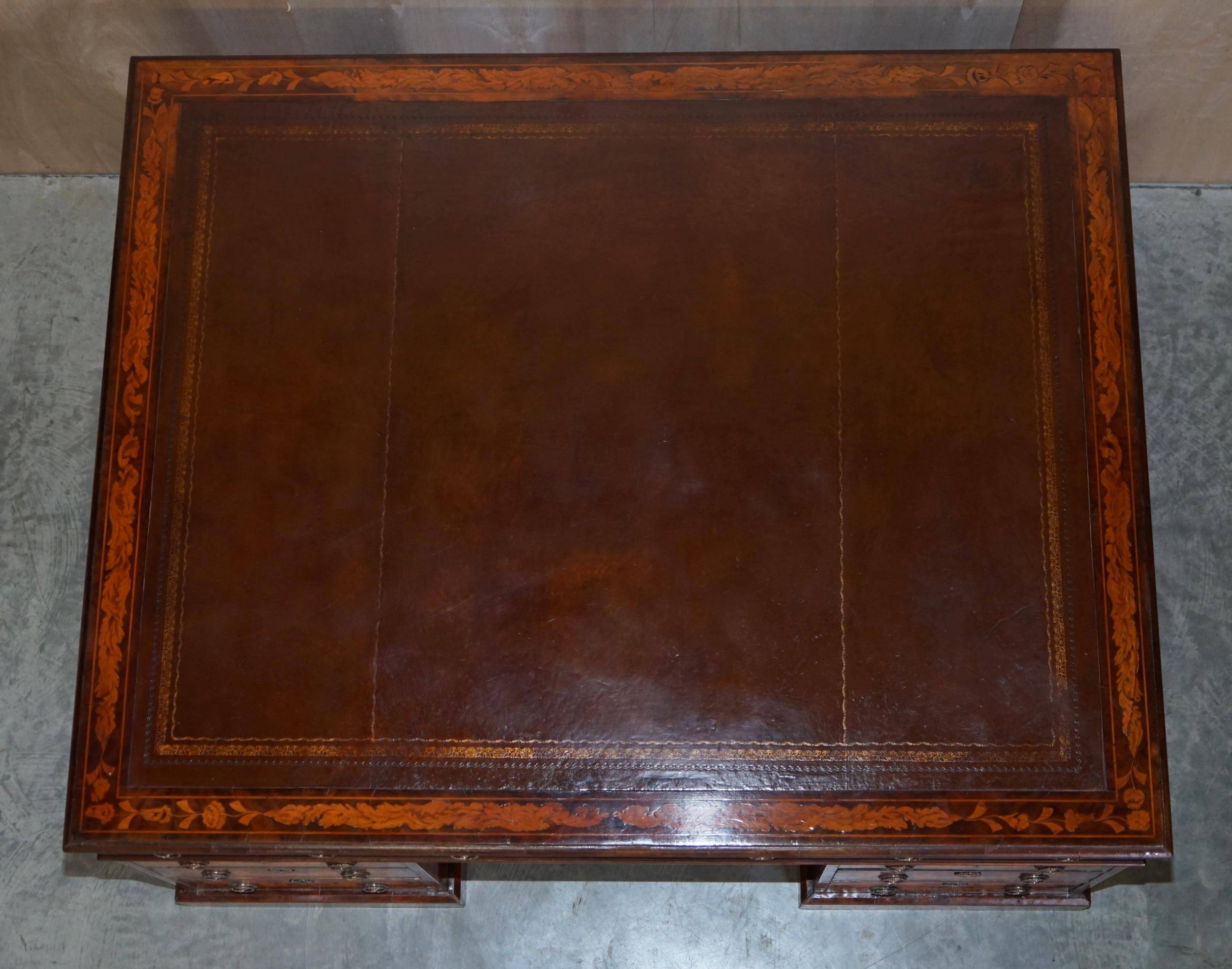 Bureau à caissons jumelés double face avec marqueterie hollandaise antique