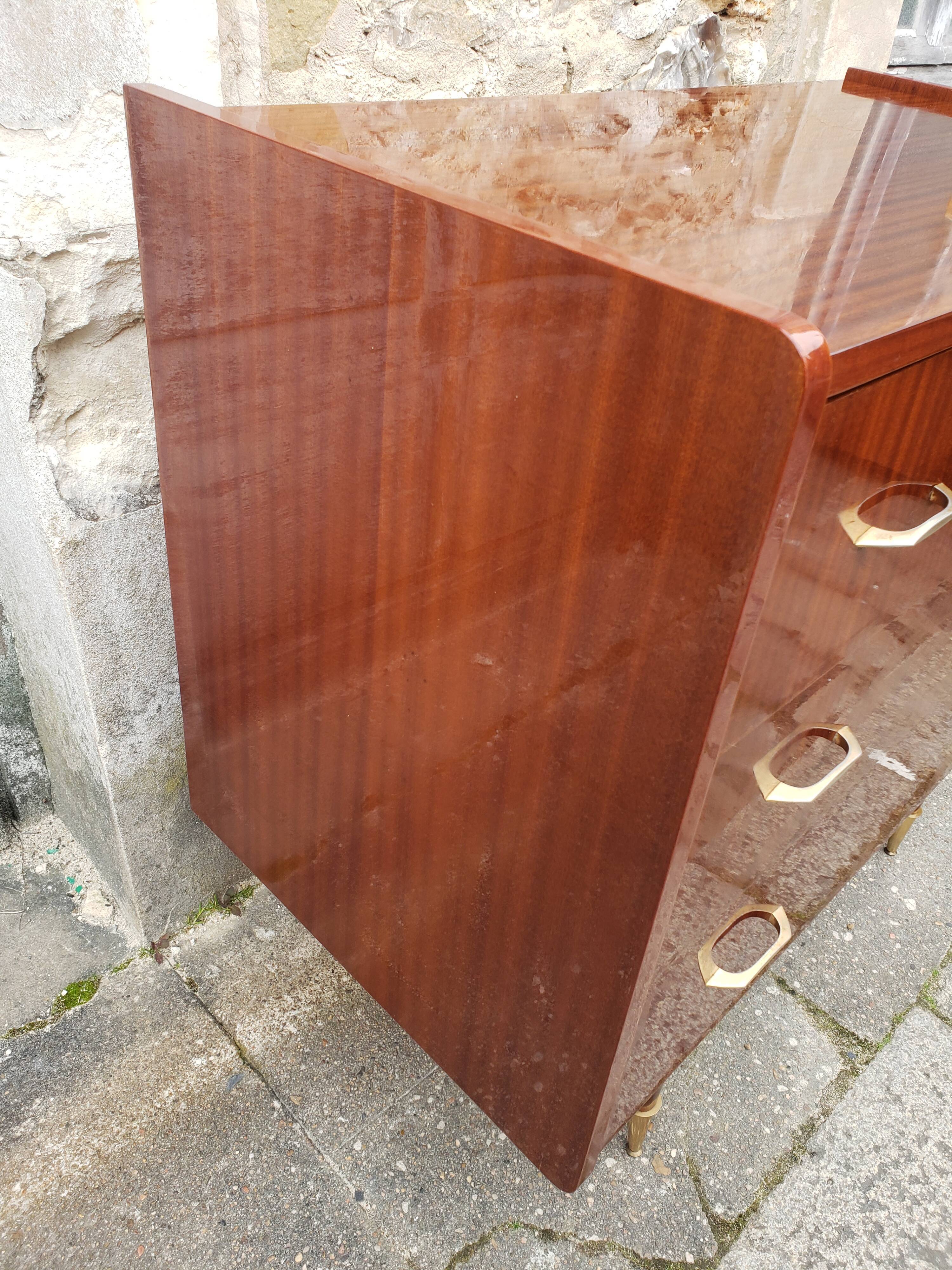 Commodity vintage right foot