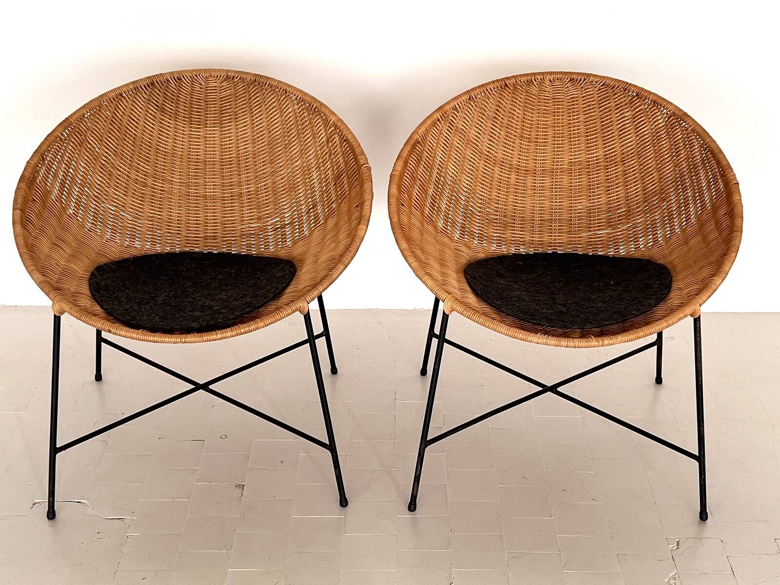 Pair of Rattan Lounge Chairs, Italy, 1970s