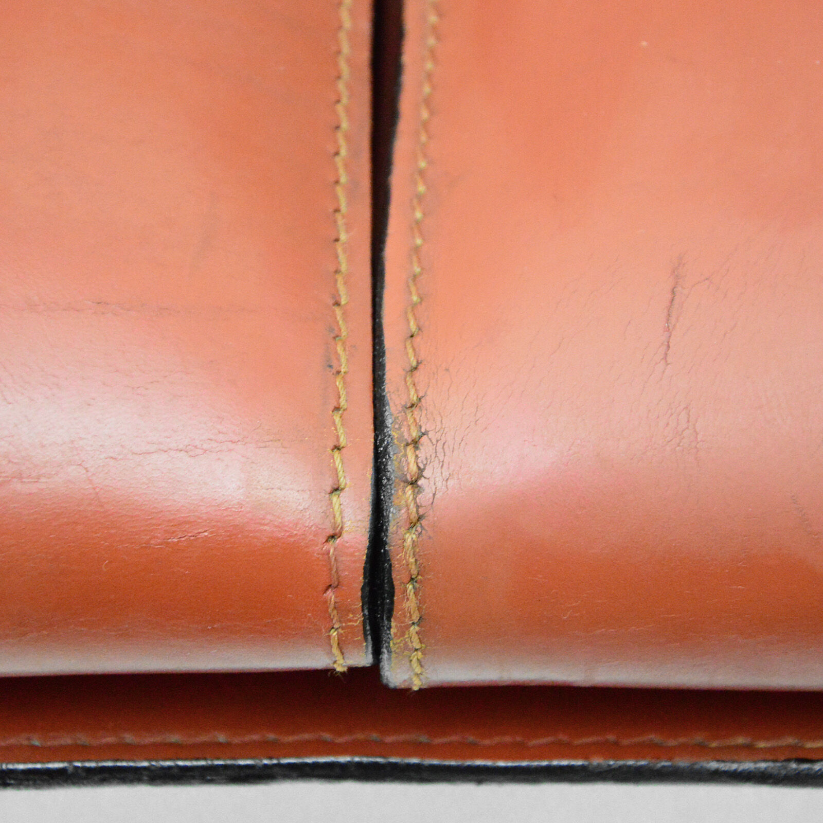 Cab 414  leathered 2-seater sofa by Mario Bellini For Cassina, 1977