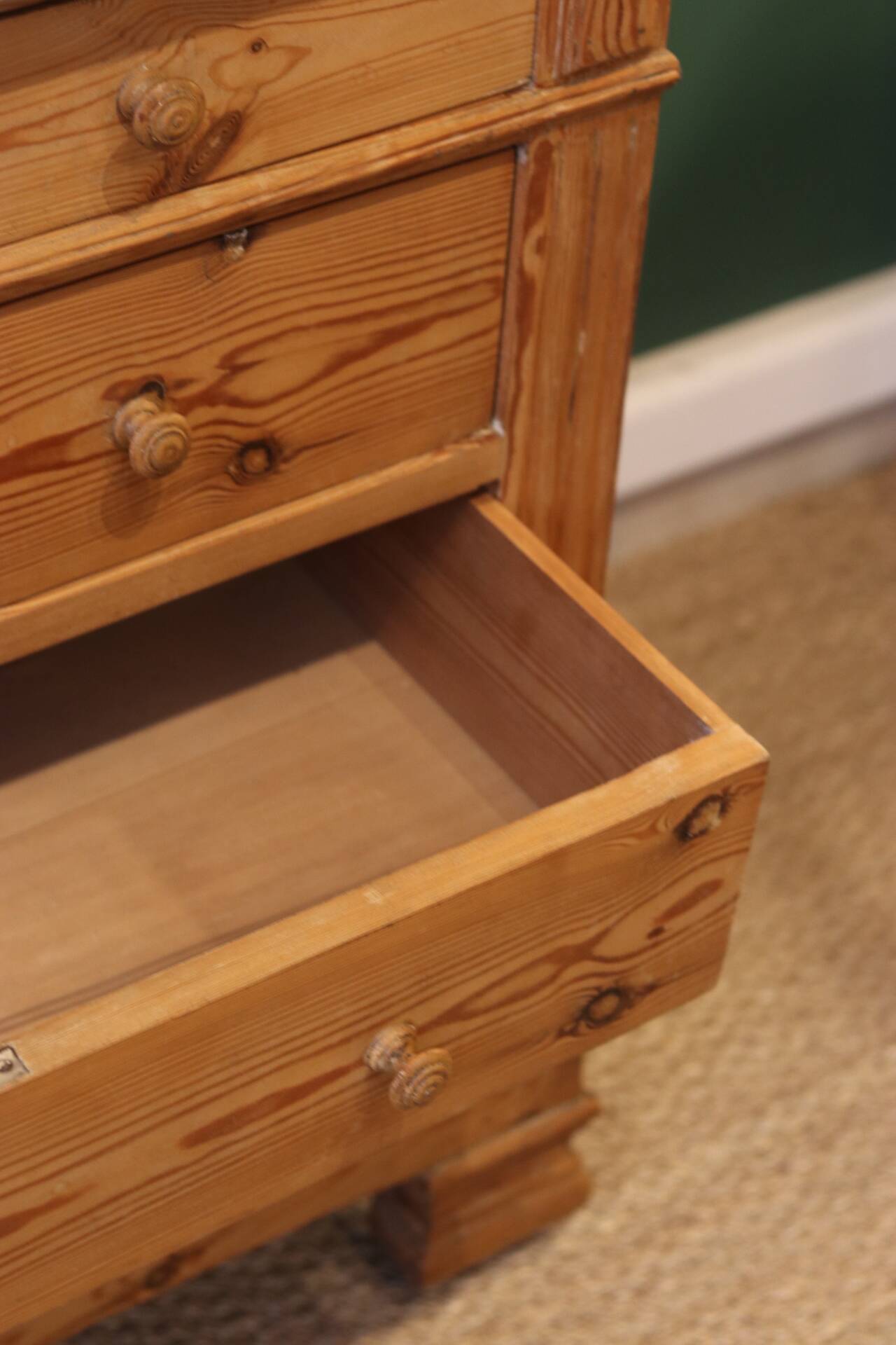 Antique chest of drawers in pitch pine, circa 1900