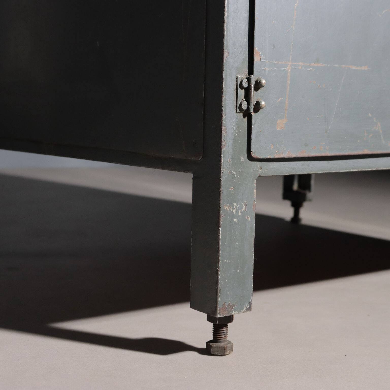 Vintage industrial furniture in wood and metal, Italy, 1960s, original