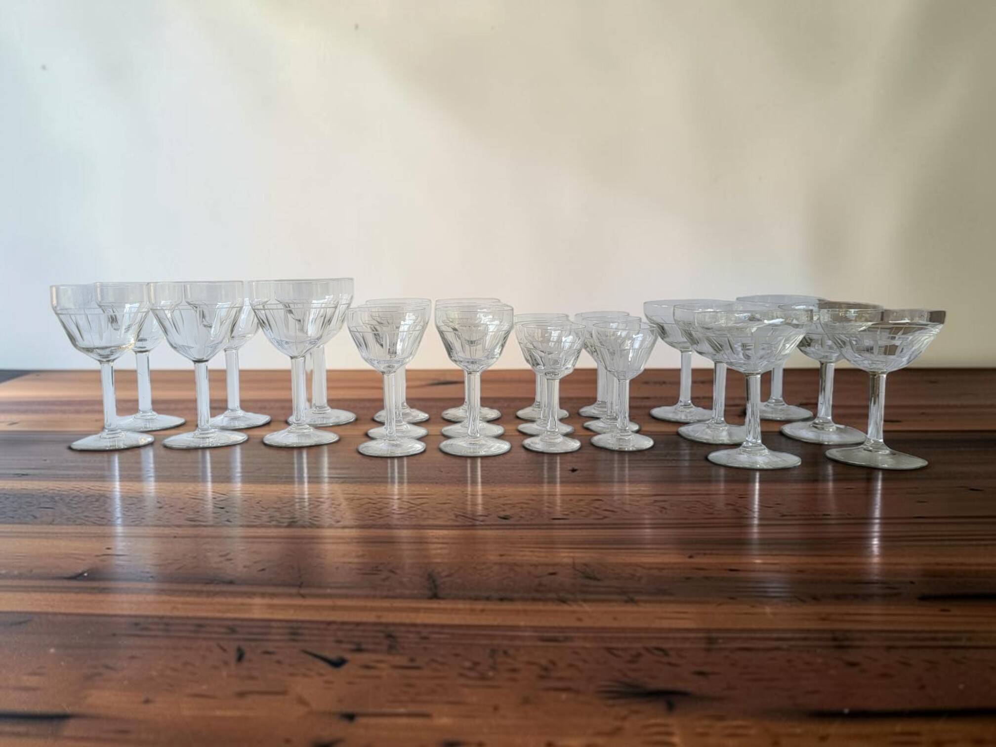 6 Art Deco red wine glasses