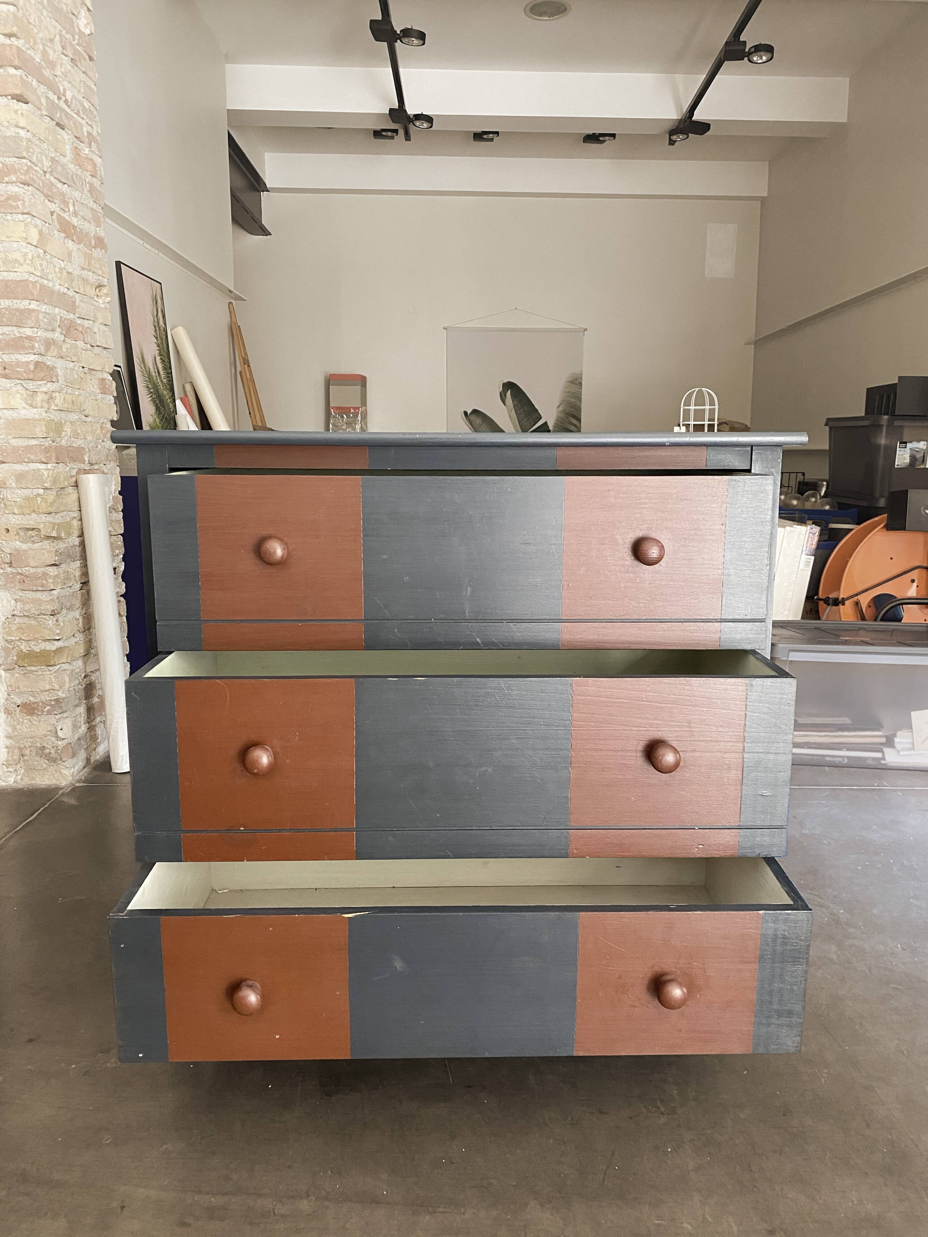 Small two-tone painted chest of drawers
