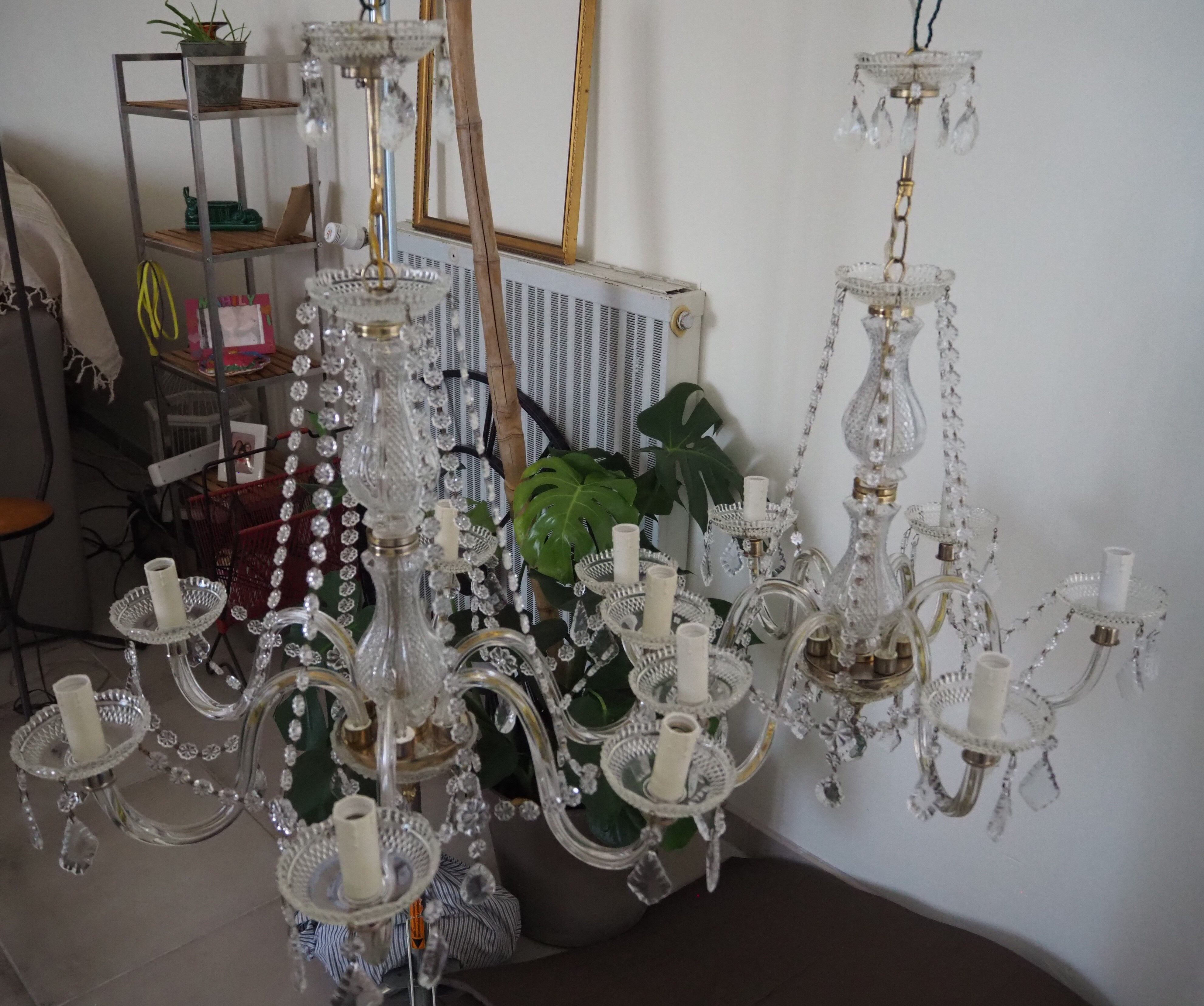 6-light chandelier with tassels