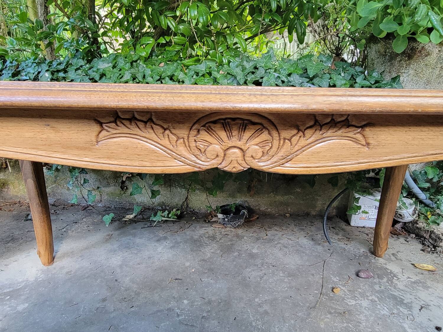 Louis XV coffee table in oak and cherry marquetry.