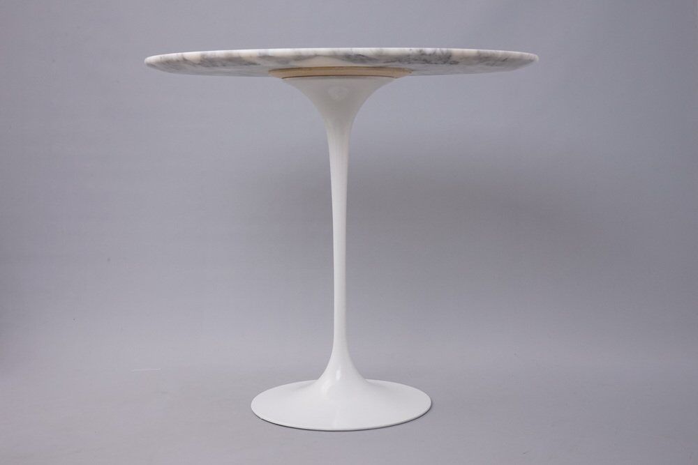 Tulip side table oval by Eero Saarinen for Knoll Inc, 1970s