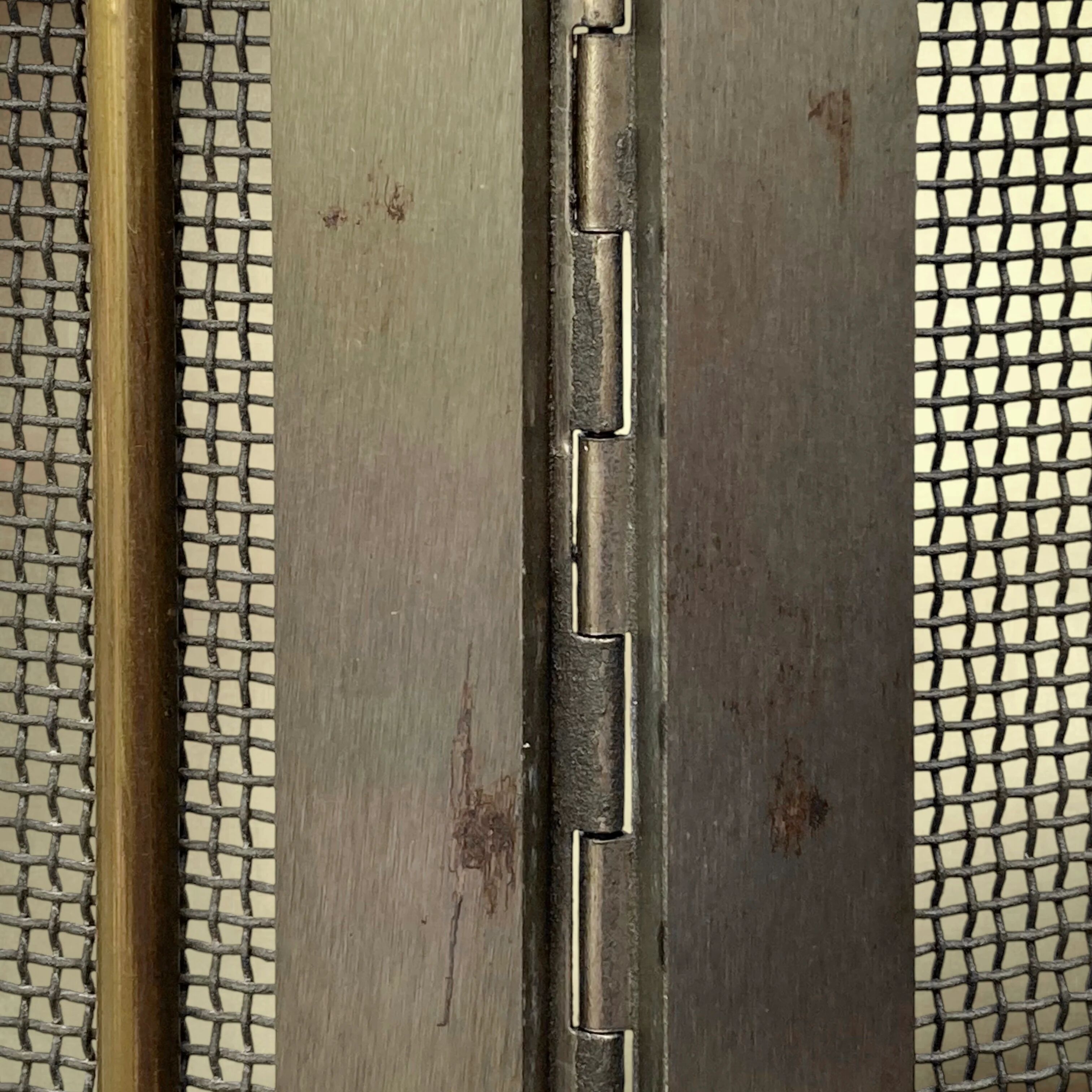 Folding fireplace screen in brushed steel and gilded brass – 1960s