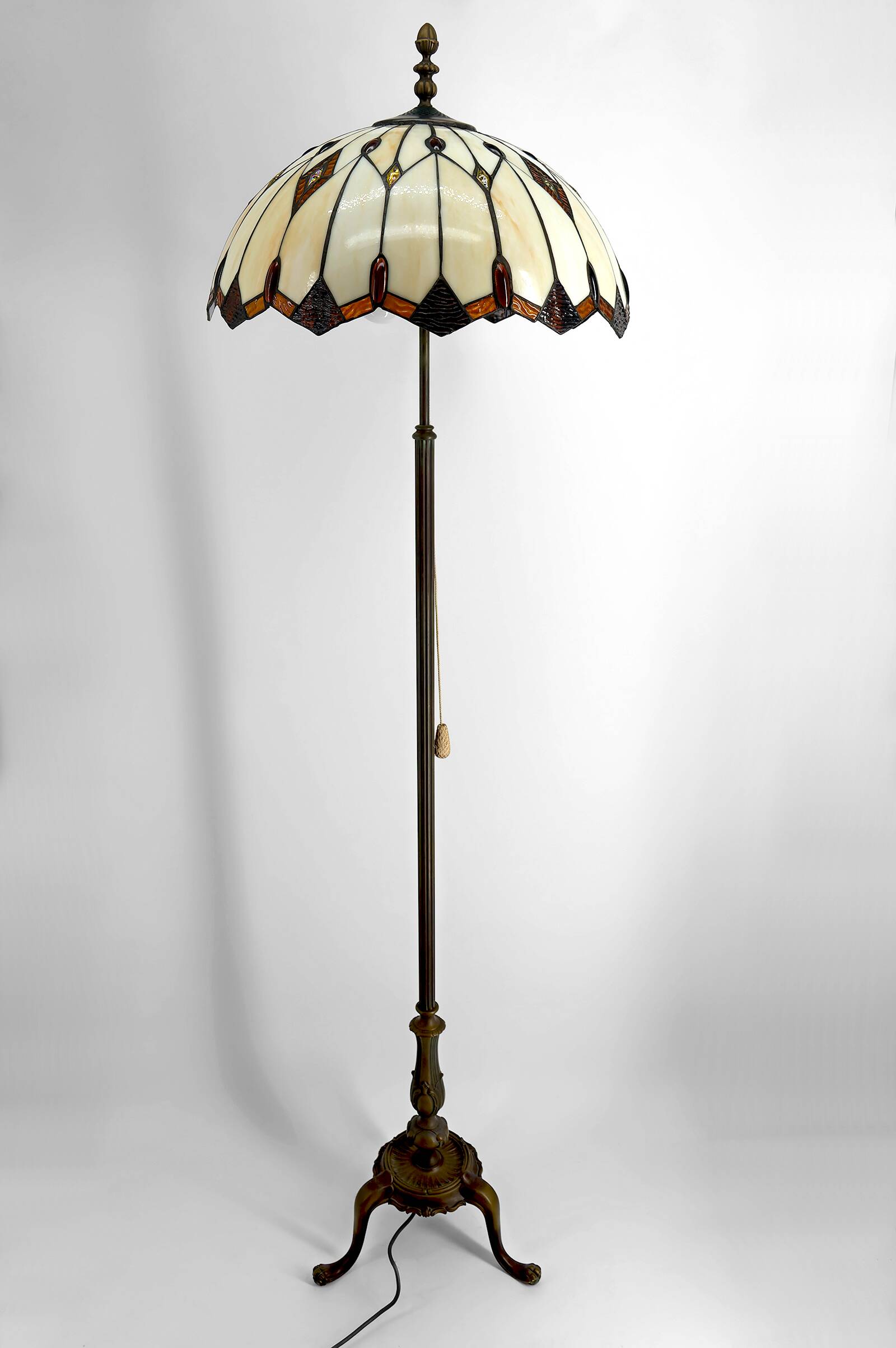 Bronze floor lamp with Tiffany-style stained glass shade – 20th century