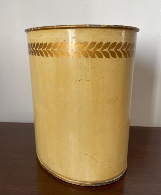 Lacquered sheet metal paper basket