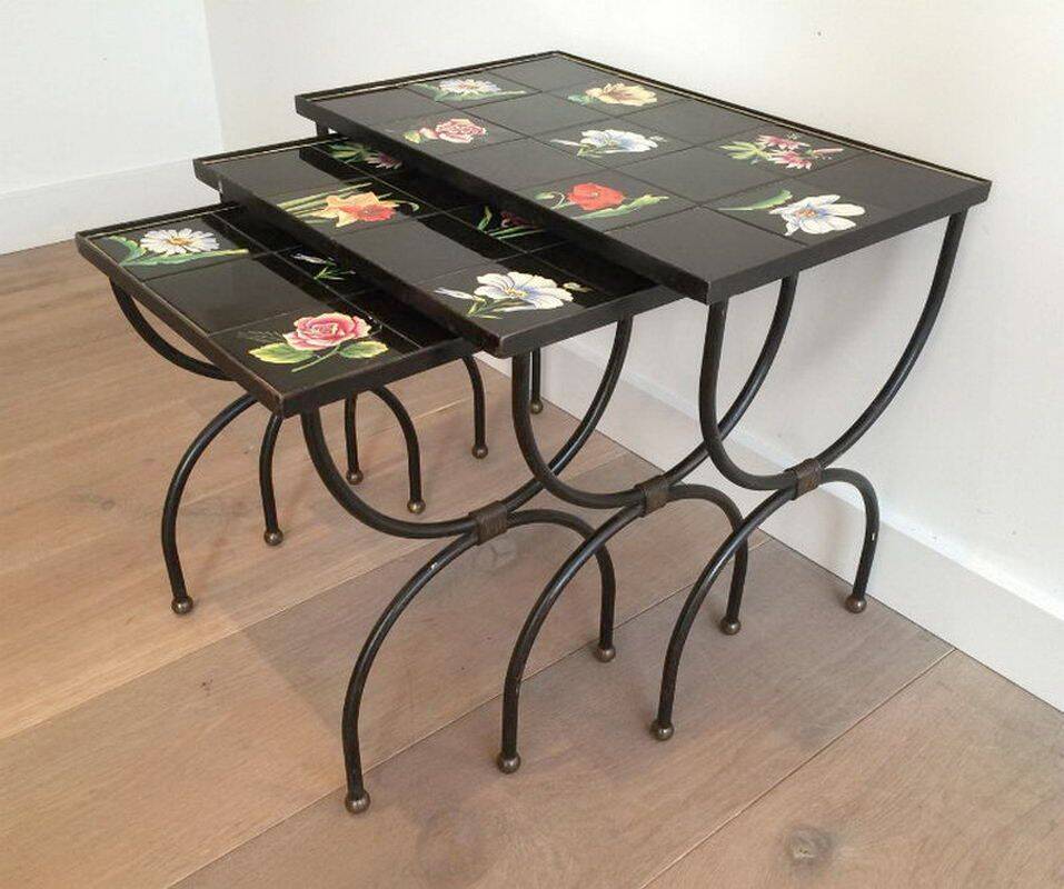 Nesting tables in ceramic and metal