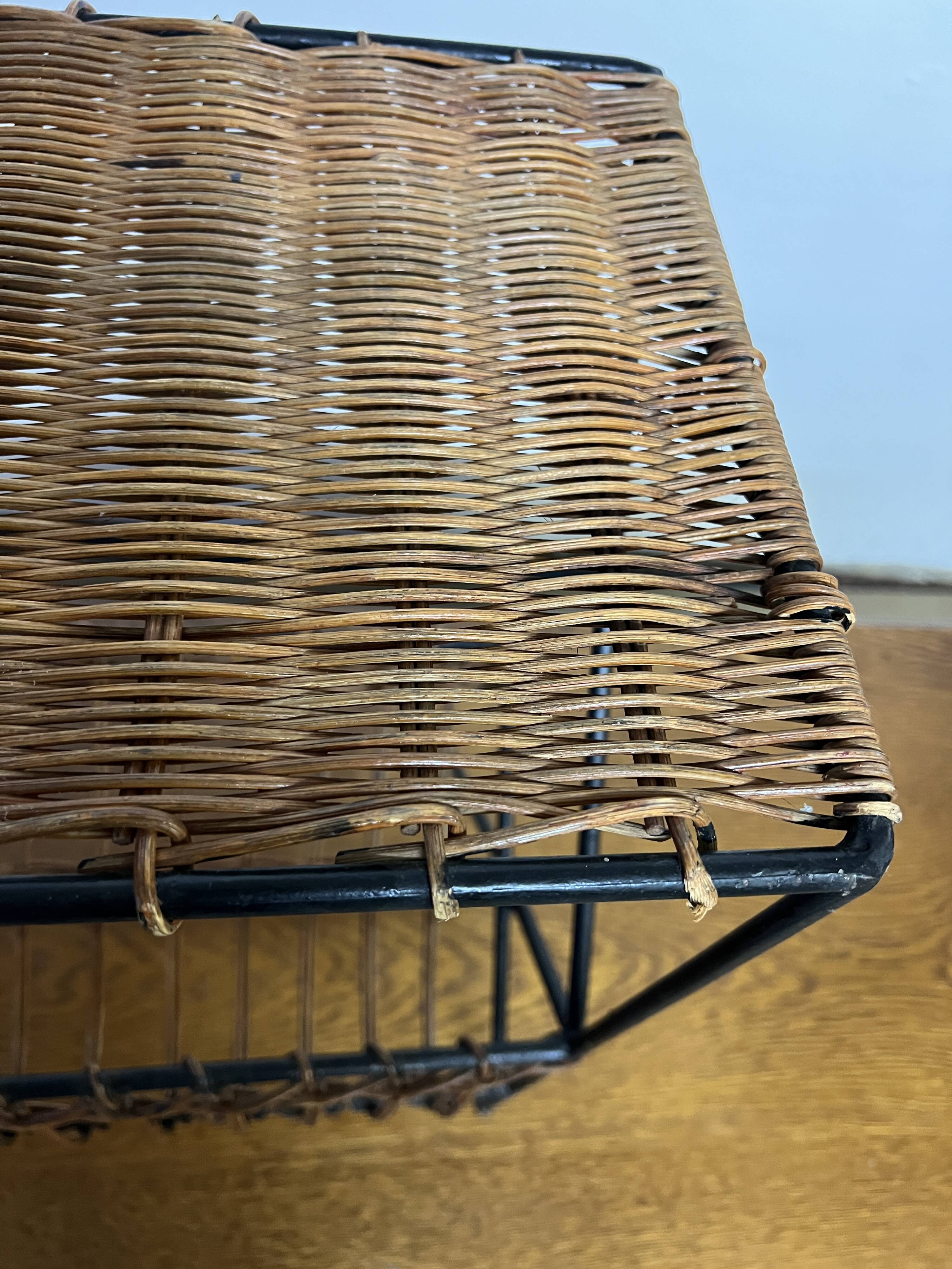 End table/ Magazine rack side table in wicker and iron, 1950s