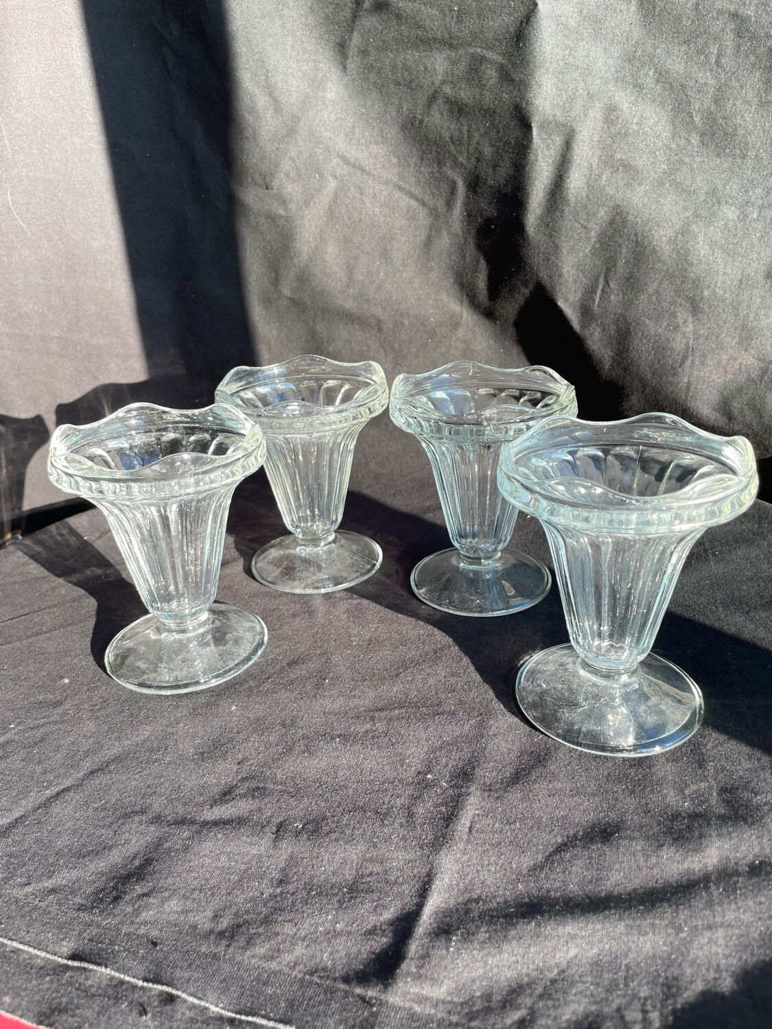 4 coupes de glace vintage en verre