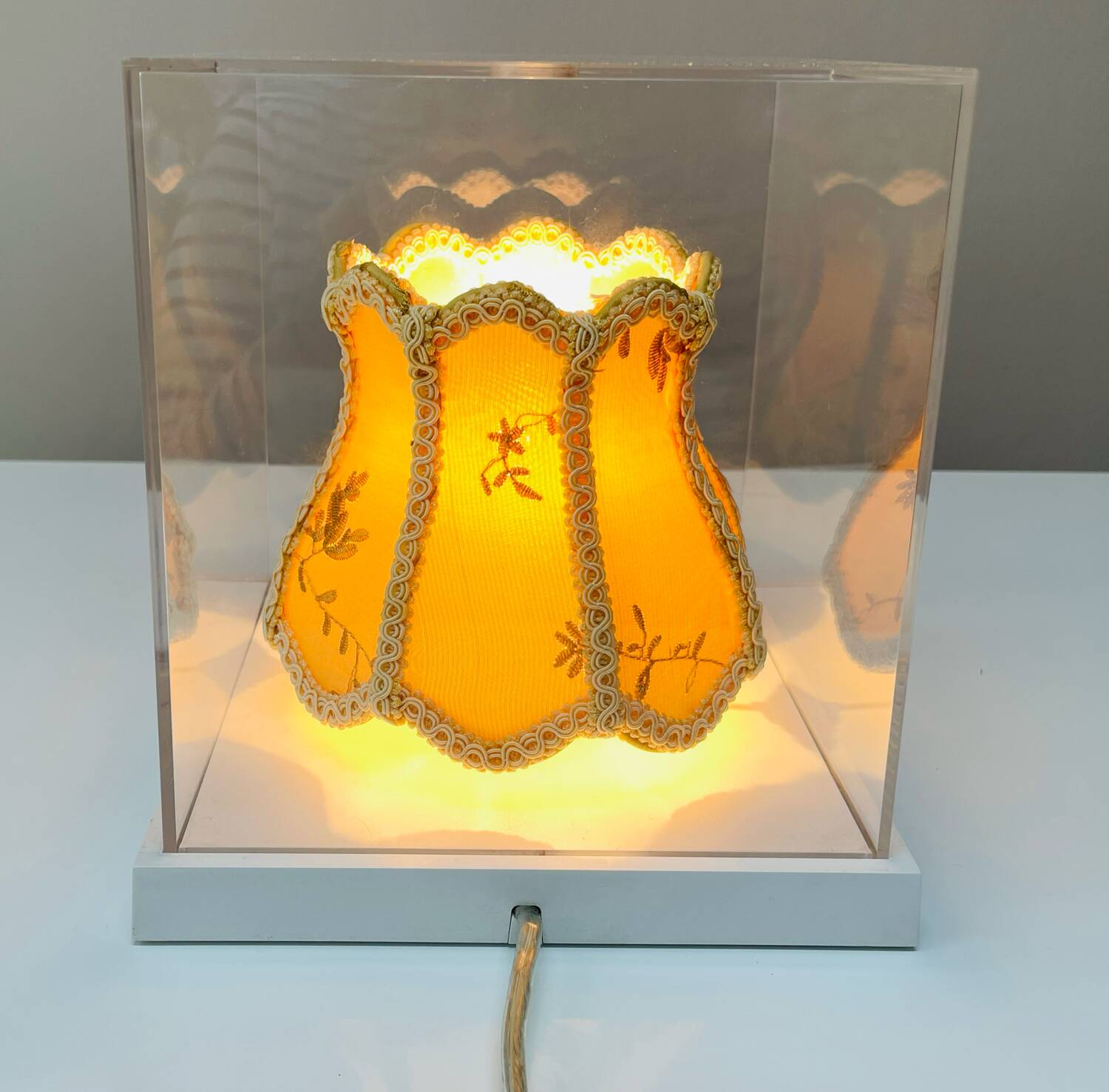 Flos Miniteca lamp – design by Ron Gilad – cube in plexiglass
