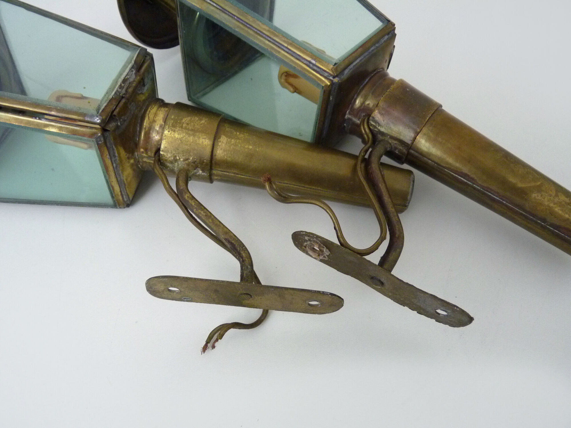Pair of vintage wall lamps carriage lanterns, electrified with 4 faces. Year 40 50