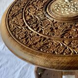 Table d'appoint vintage en bois sculpté