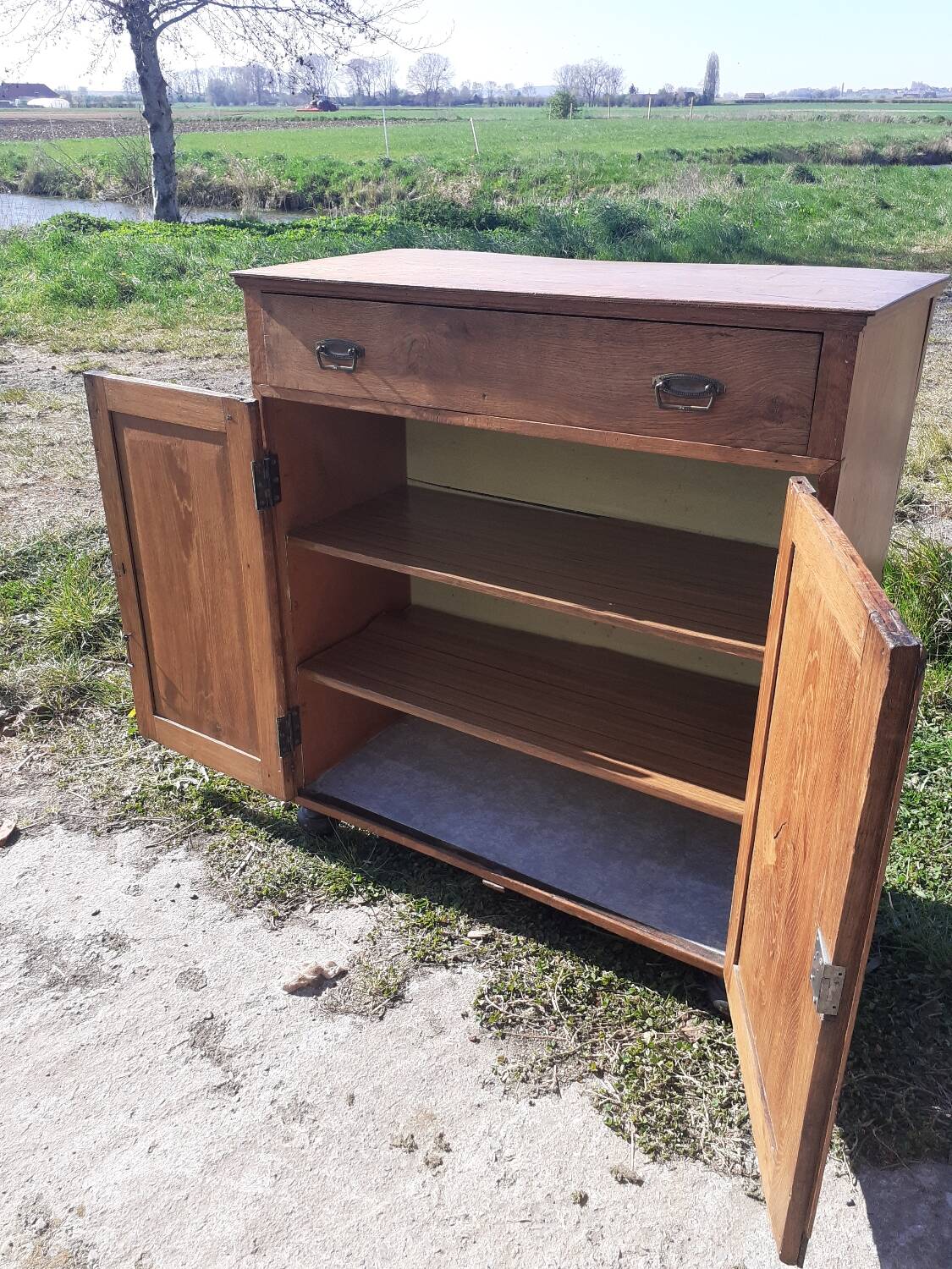 Old buffet