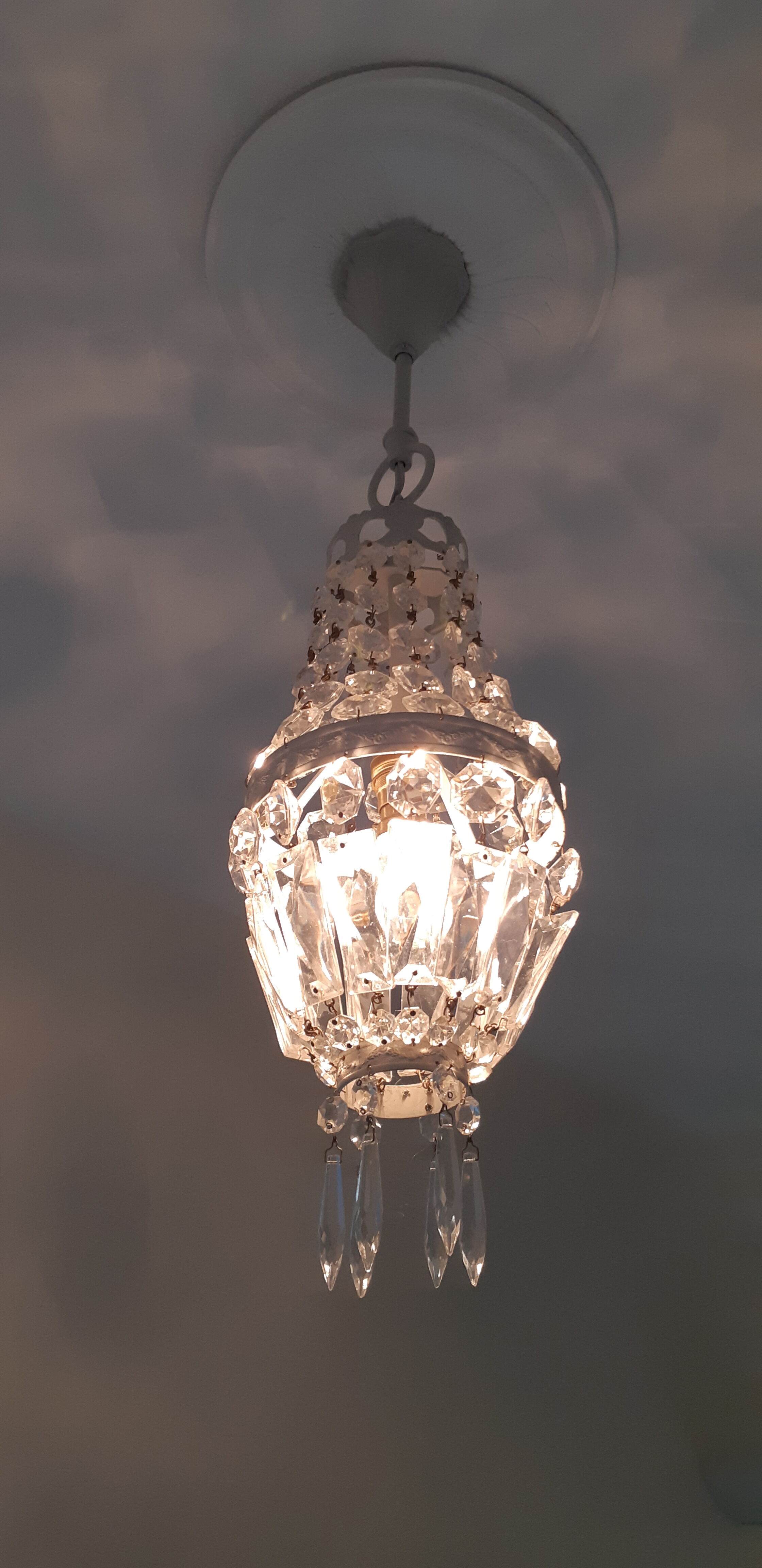 Hot air balloon chandelier with taste buds