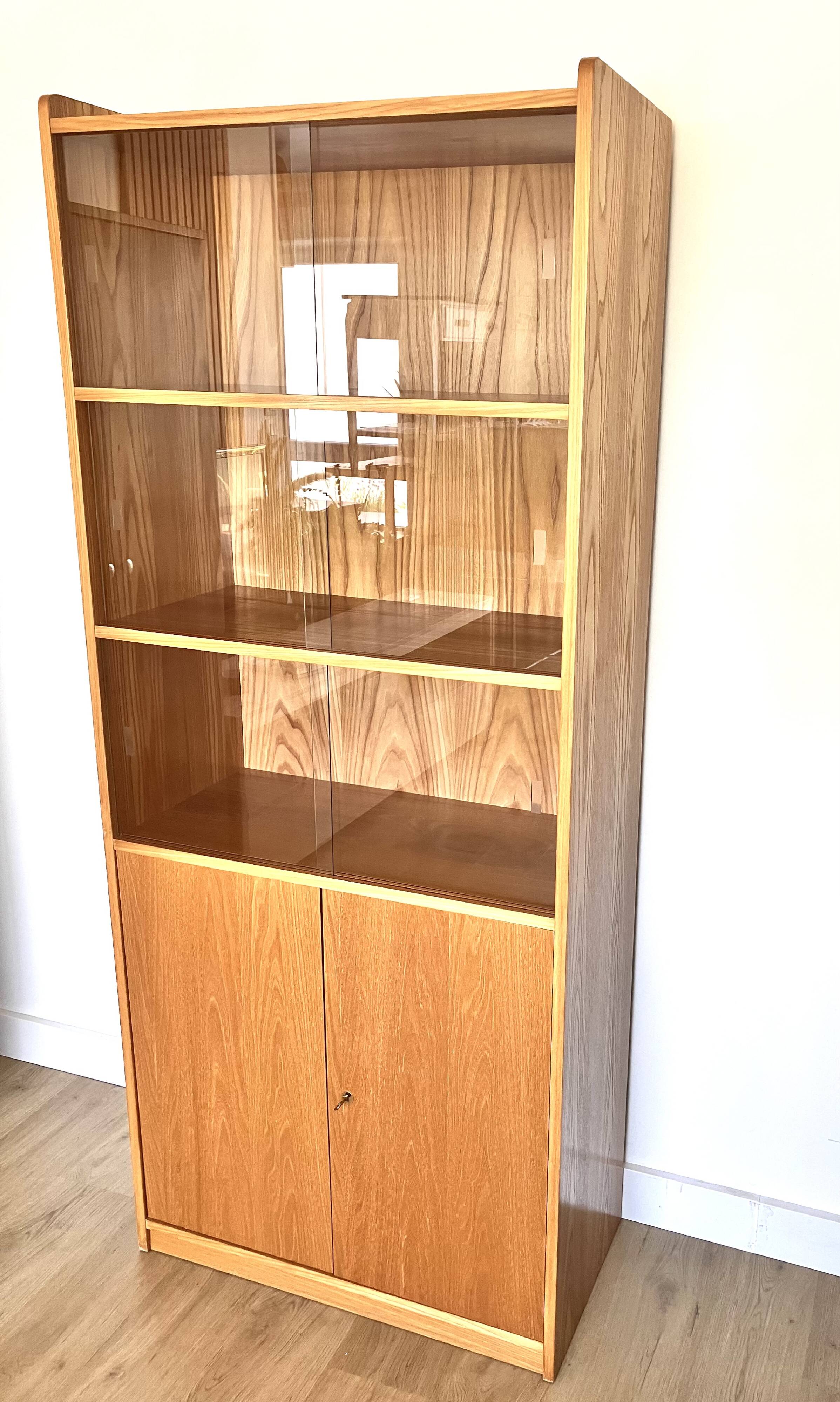 Wooden bookshelf with 4 levels
