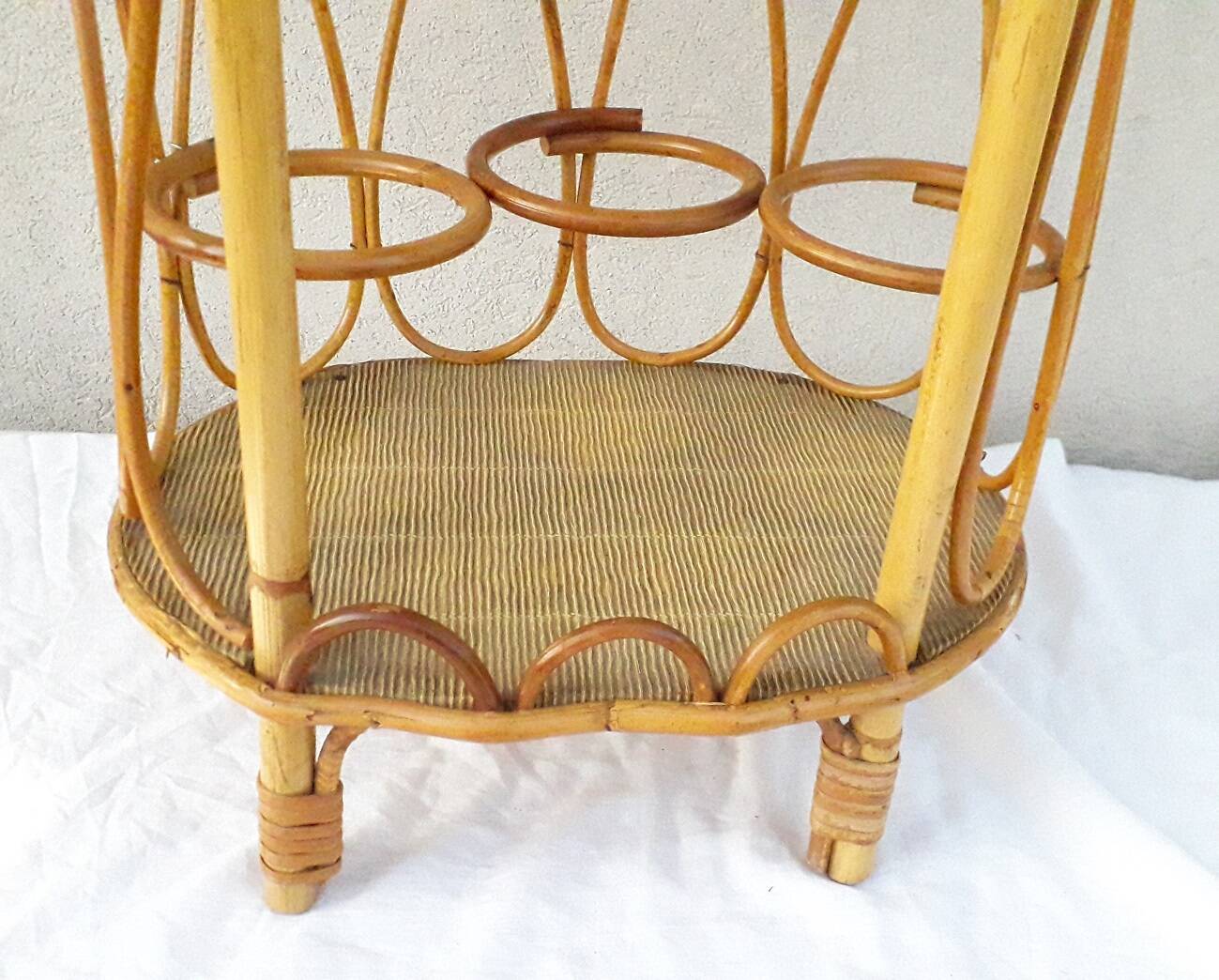 Portable bar bottle holder in rattan