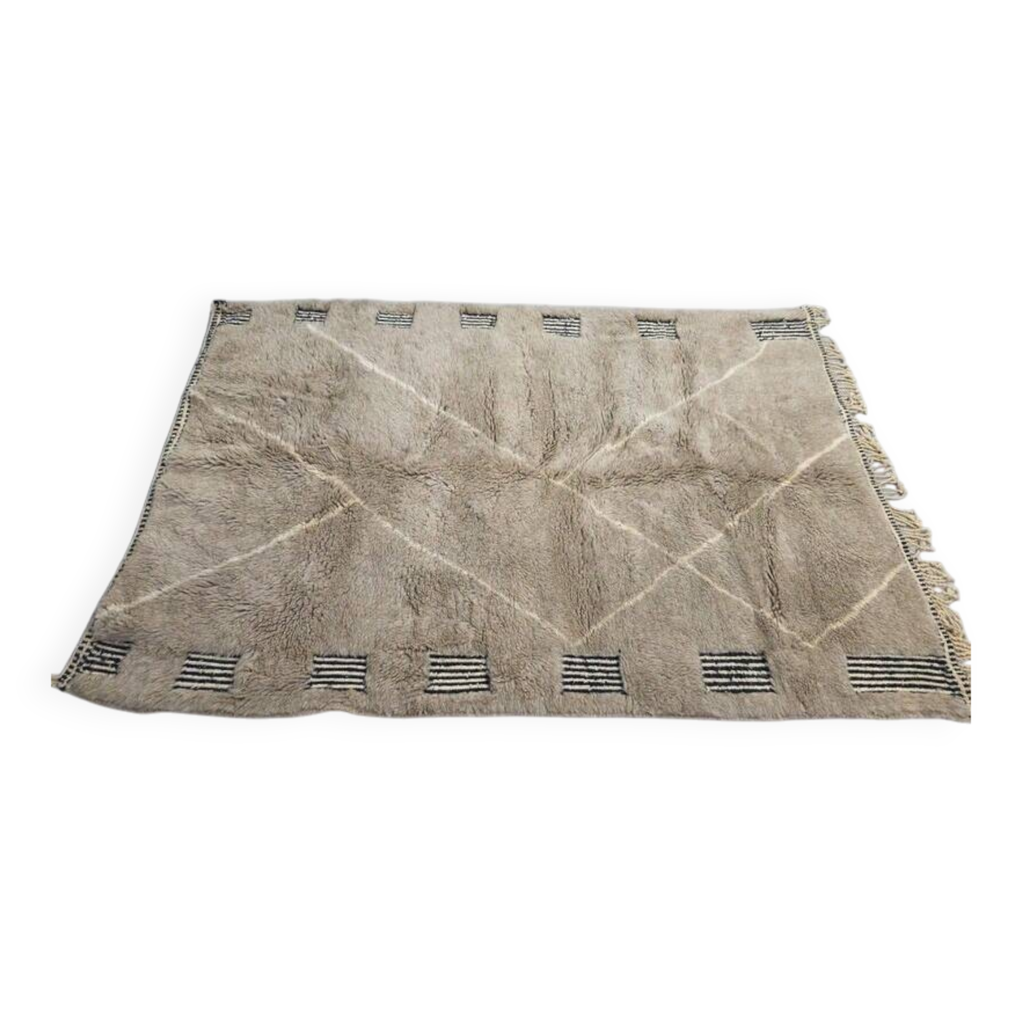 MAGNIFICENT BENIOURAIN RUG, 150/250cm