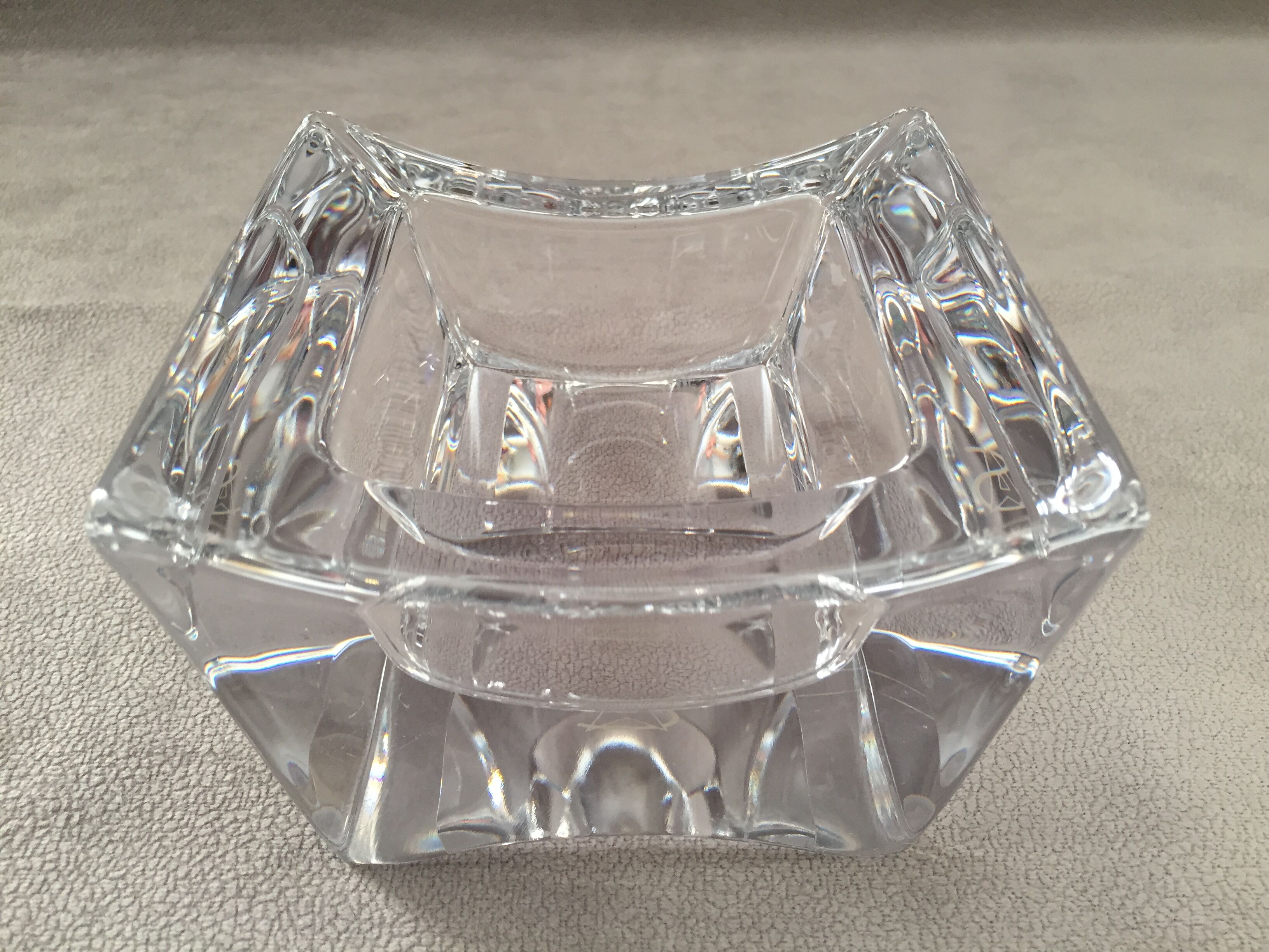Large ashtray in solid crystal modernist design monogram "sa" art
