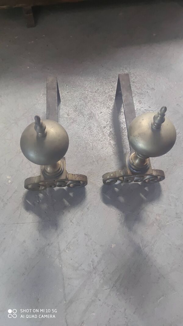 Paire de chenets en bronze et acier XIX Hollande