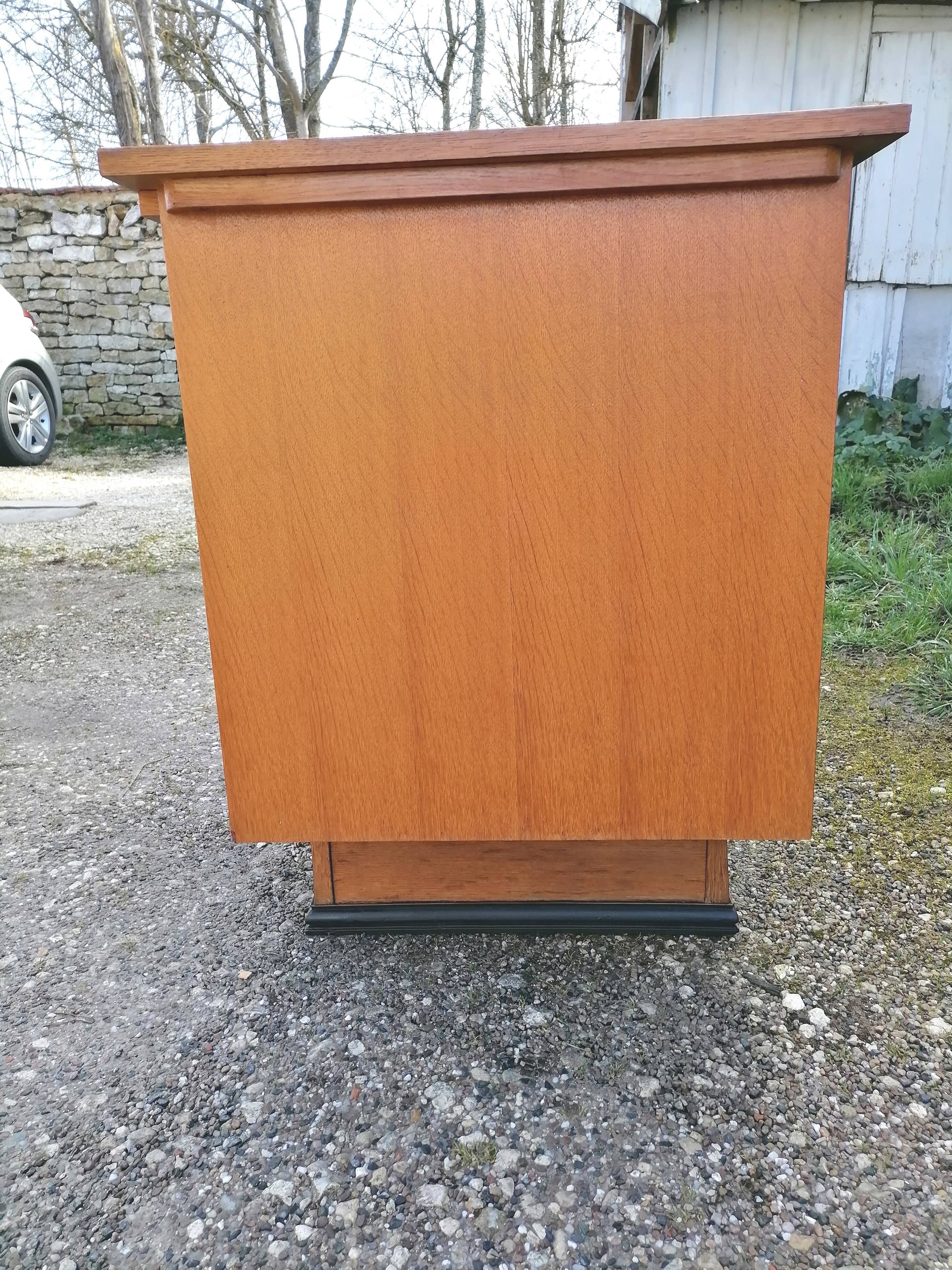 SMALL OFFICE. VINTAGE