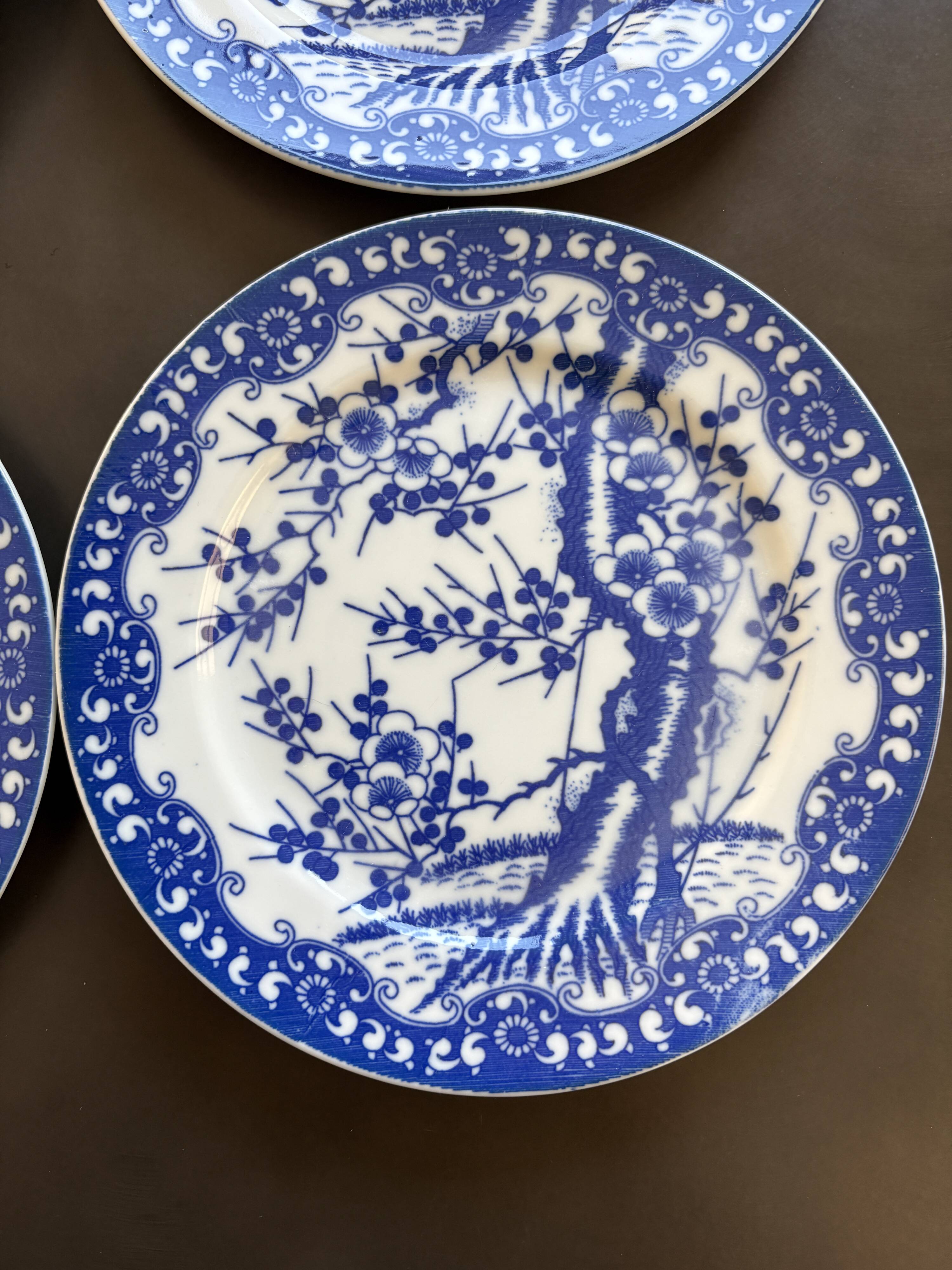 8 dessert plates with Japanese cherry blossom design