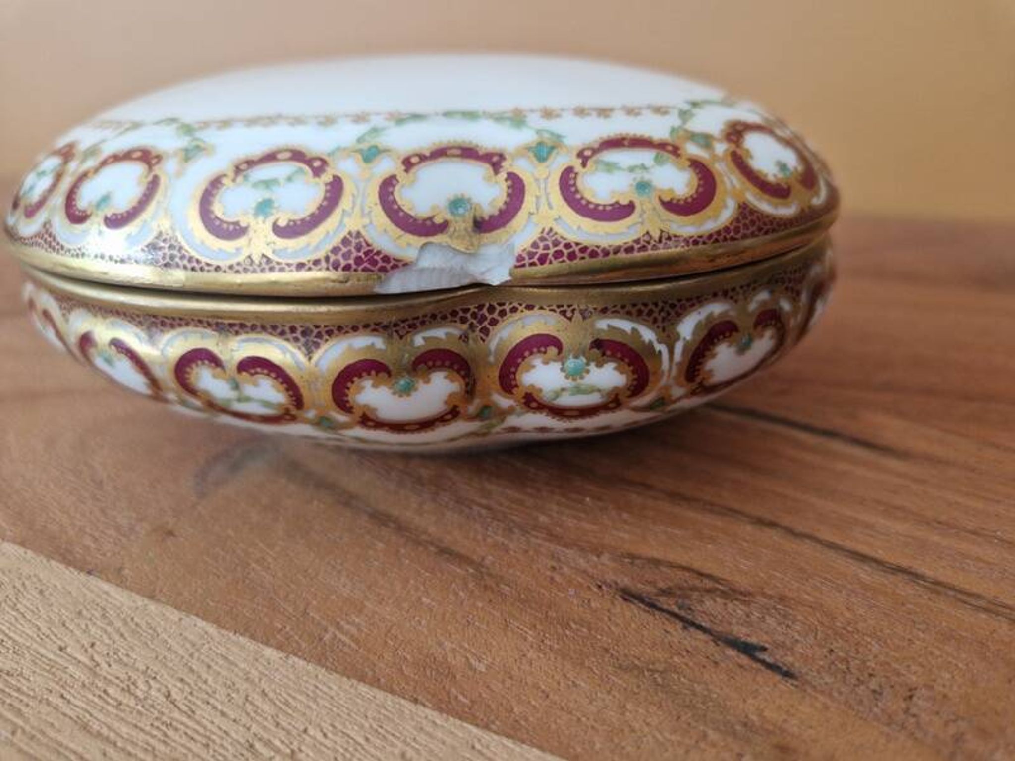 Theodore Haviland - Mousseline porcelain bonbonnière - Limoges 1900