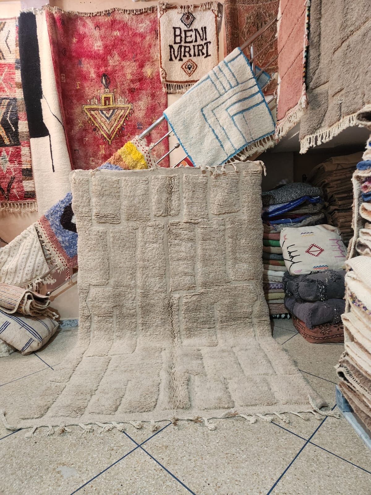 Large Beni Ouarain rug 300x200 cm in natural wool – Berber rug