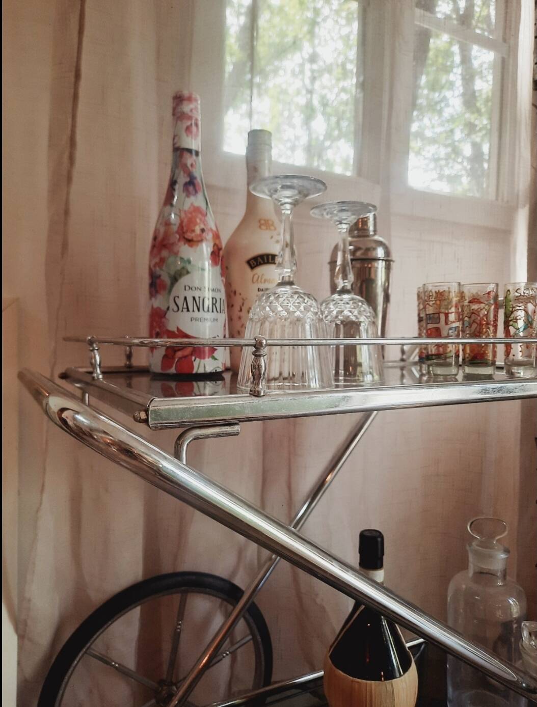 Chrome dessert table