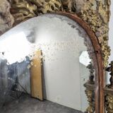 Large trumeau altarpiece composition of woodwork from the 18th century.