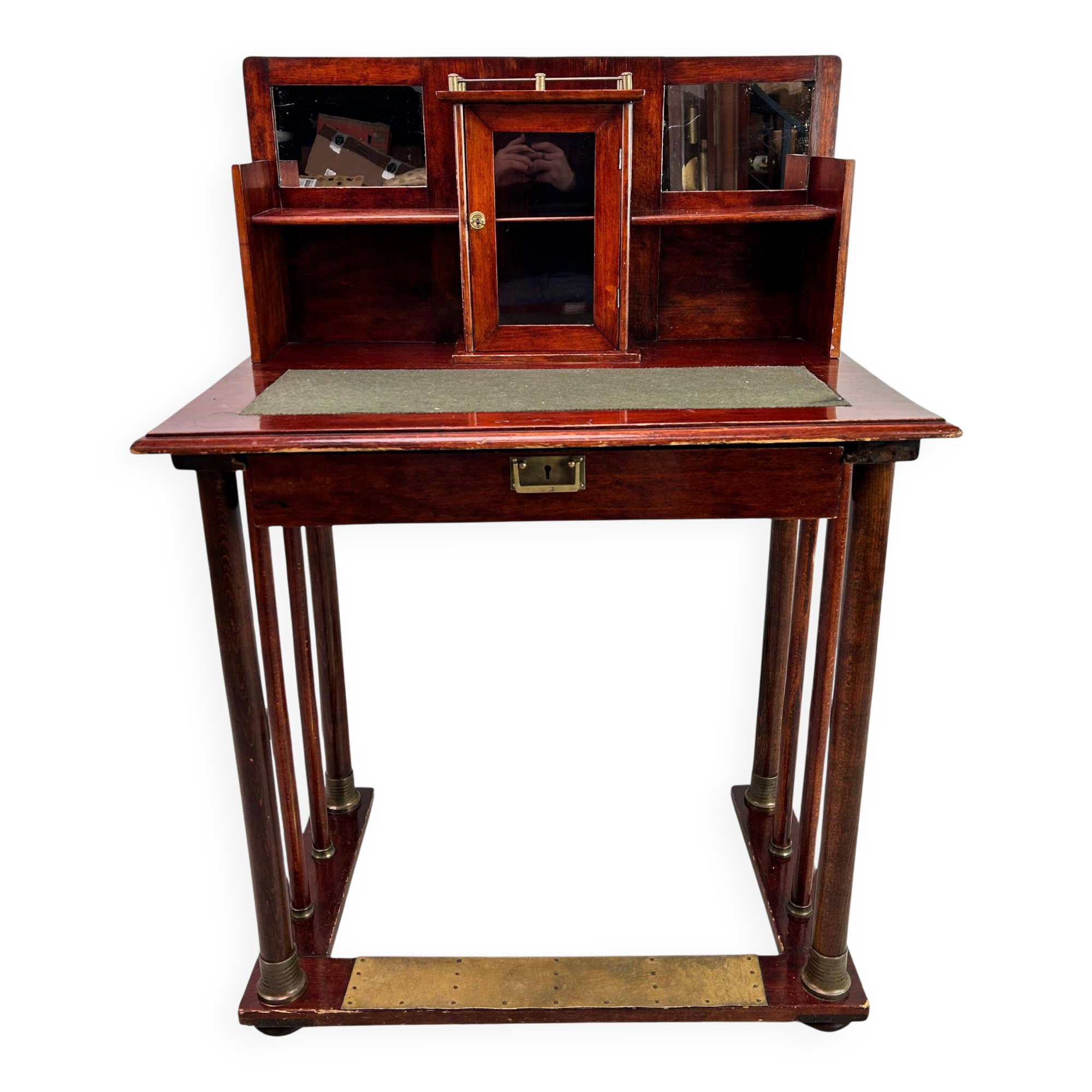 Small writing table secession