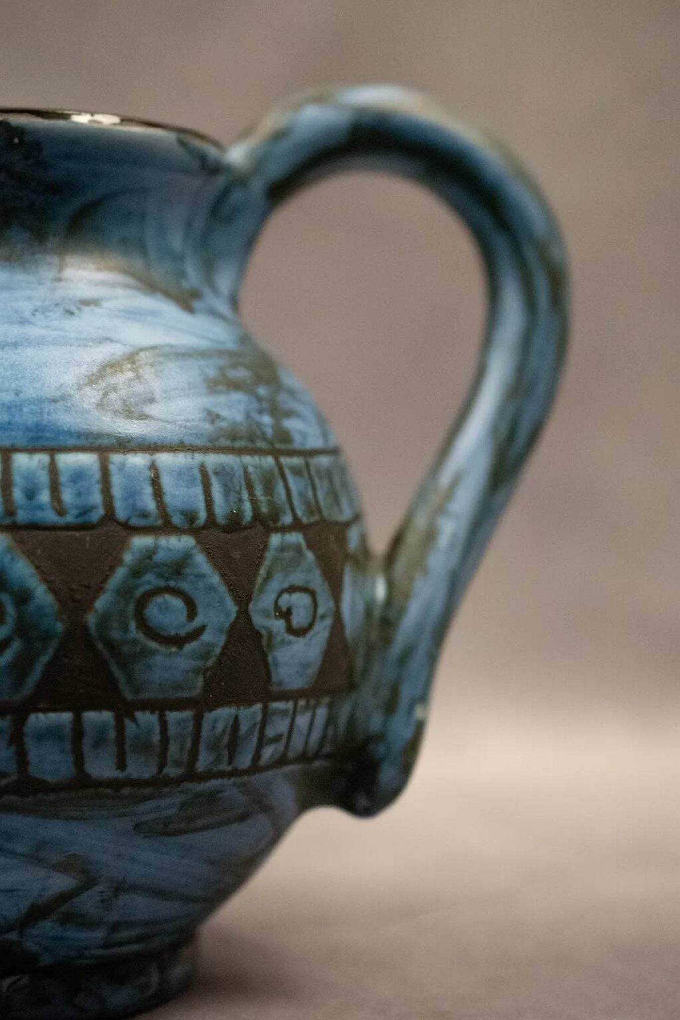 Blue ceramic pitcher with frieze by Jérôme Massier – Vallauris