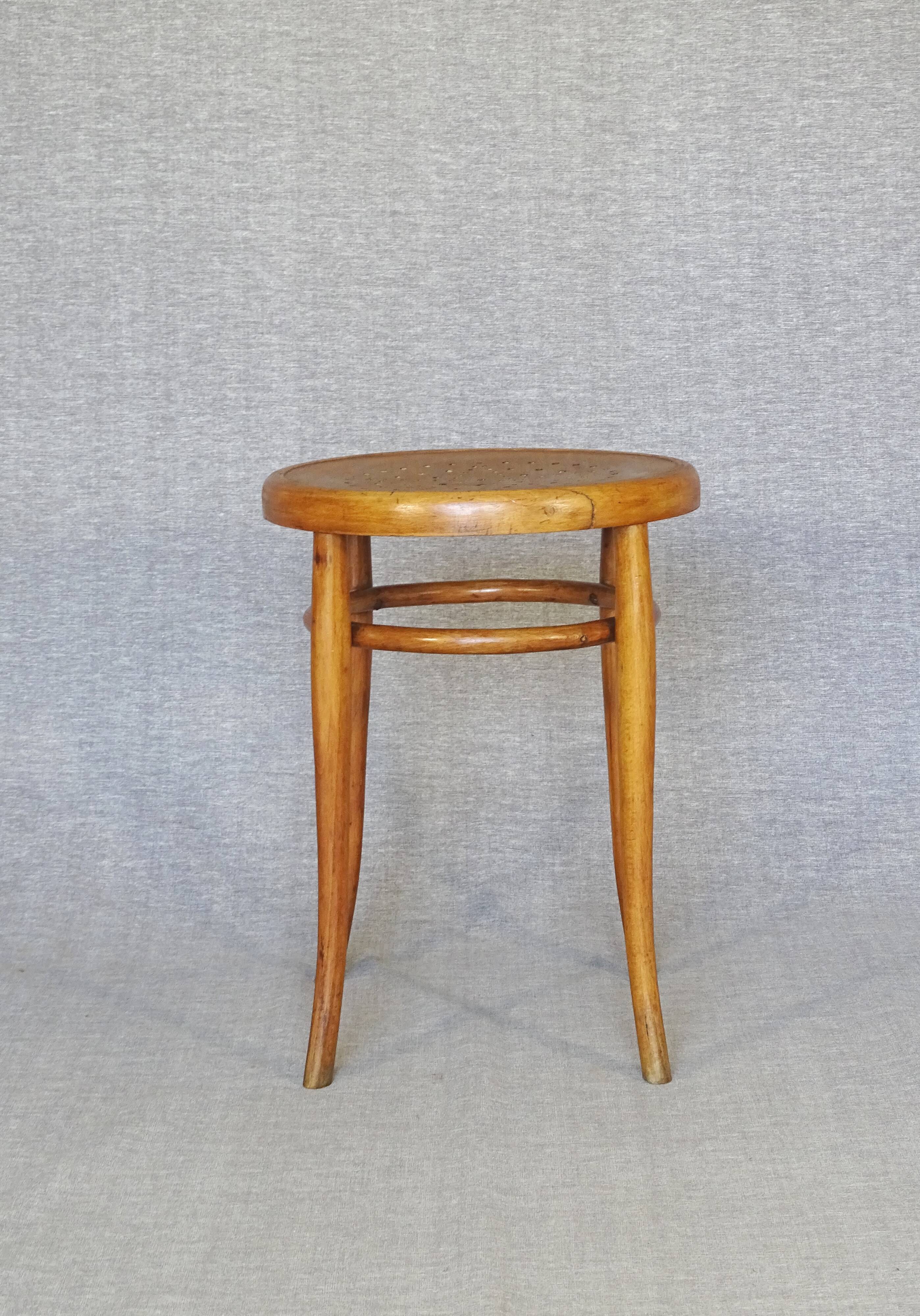 Bistro stool "star" seat in cherry wood; height:52cm