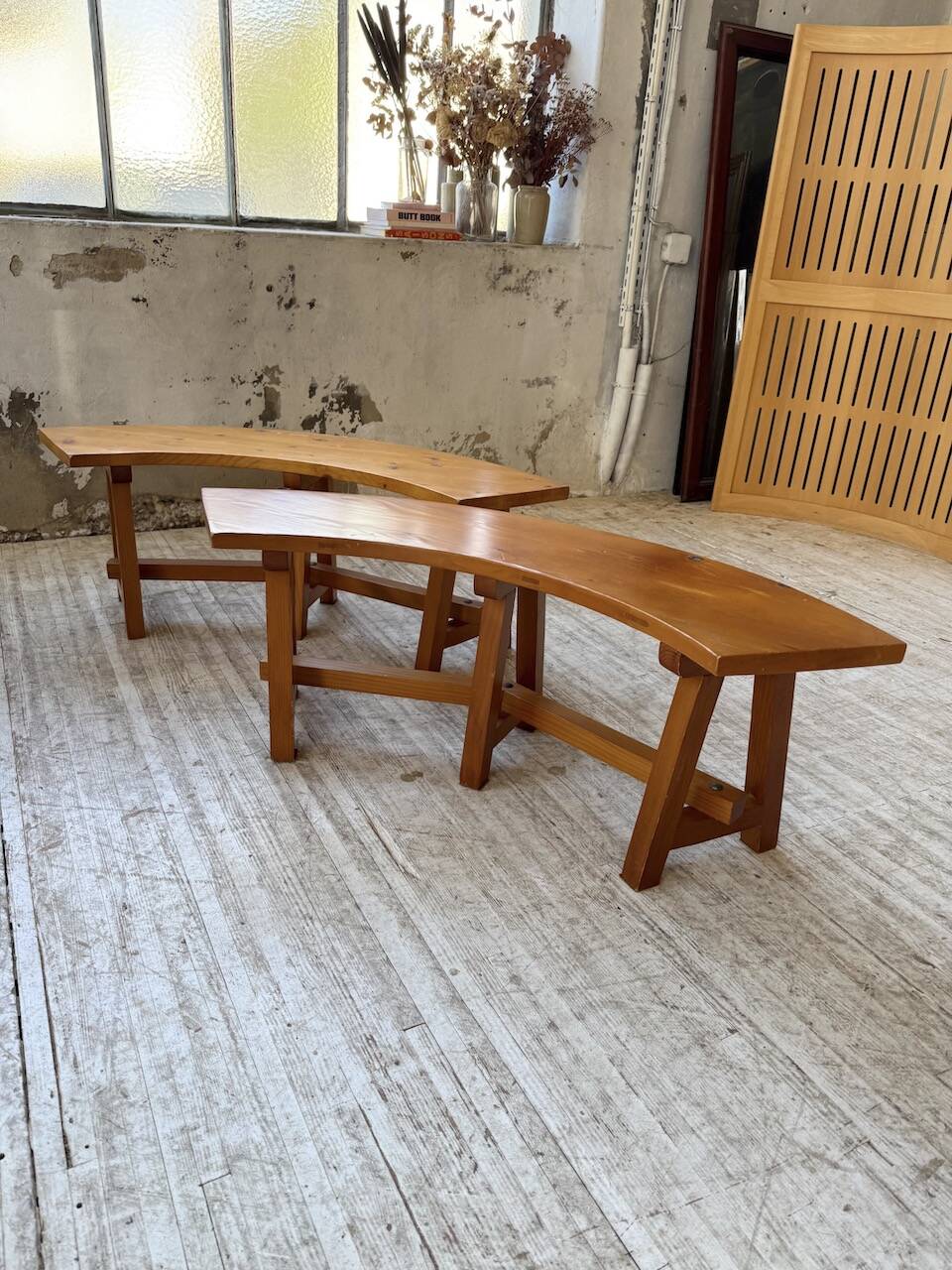 Set of round table and 4 rounded benches, 1950