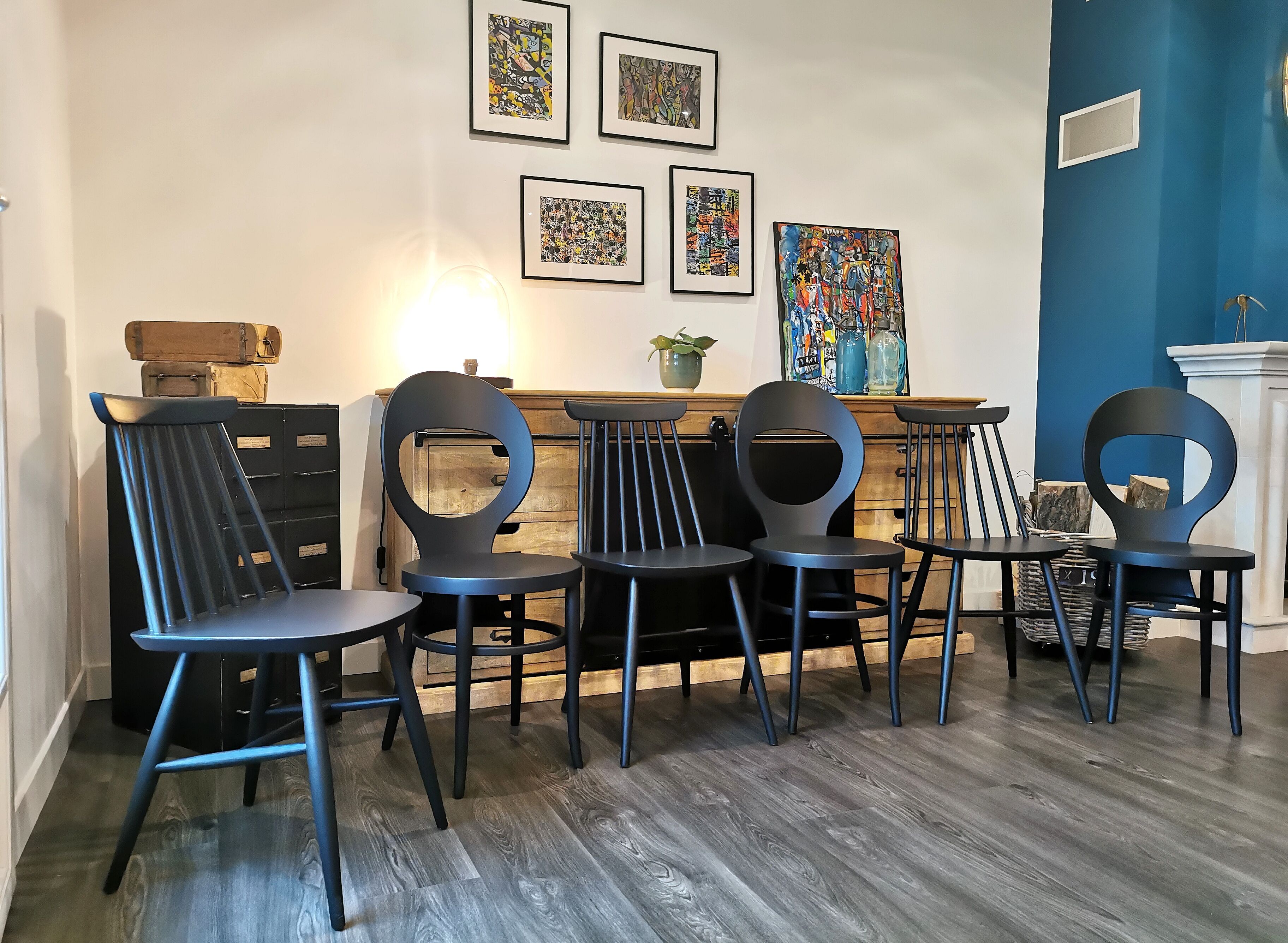 Series of 6 mismatched bistro chairs Baumann and Gizycko