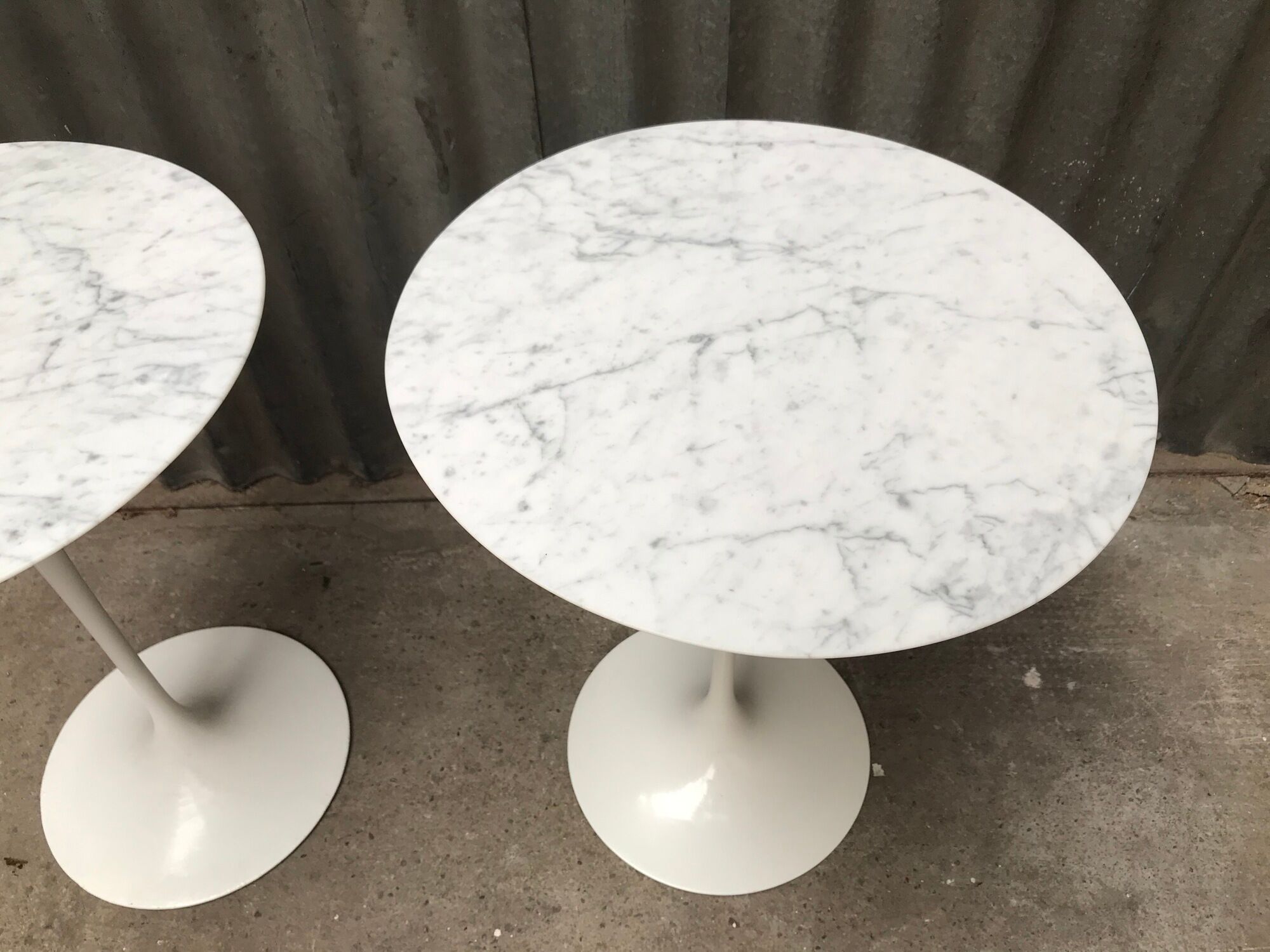 Pair of pedestals by Knoll international design Eero Saarien 1970