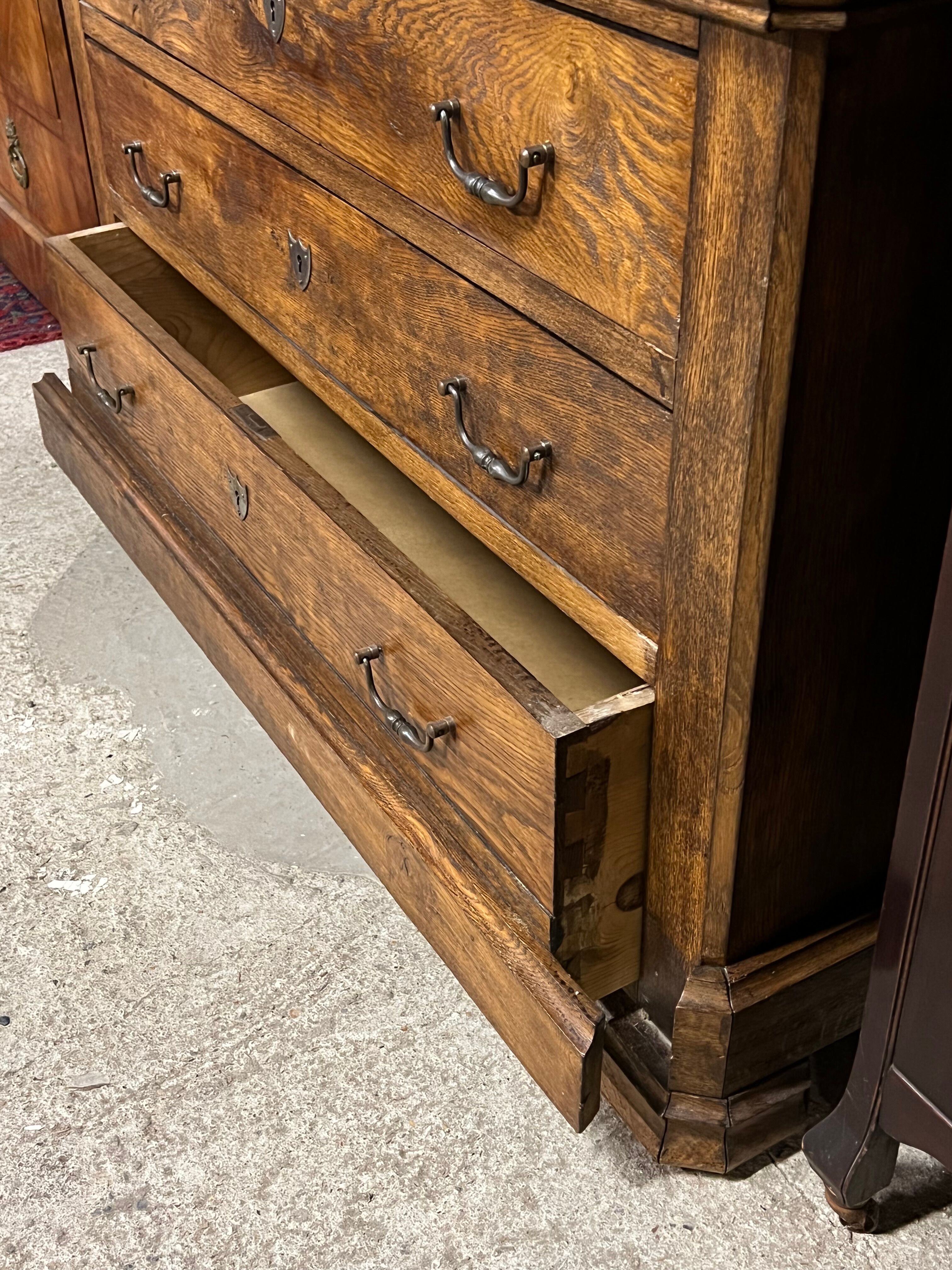 Commode ancienne en chêne massif de style Louis Philippe XIXe siècle