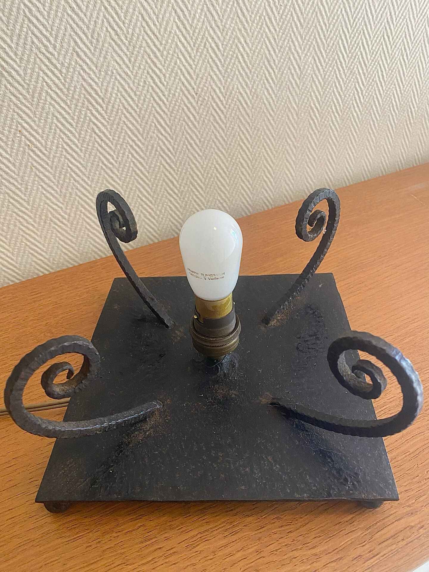 Lampe fer forgé art déco verre craquelé