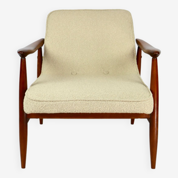 Gfm 300-202 armchair in beige bouclé by J.Kedziorek, 1970s