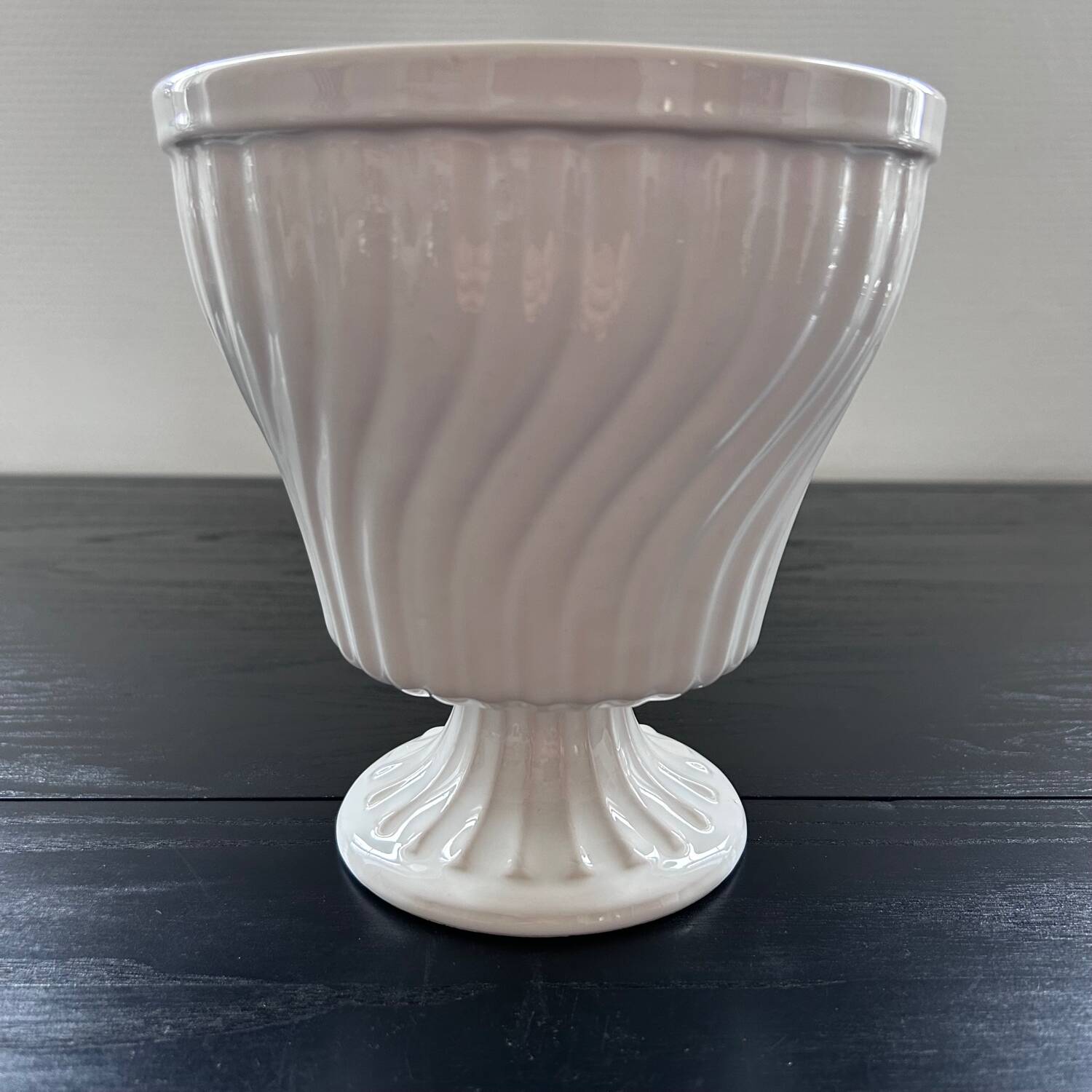 Twisted Scandinavian planter