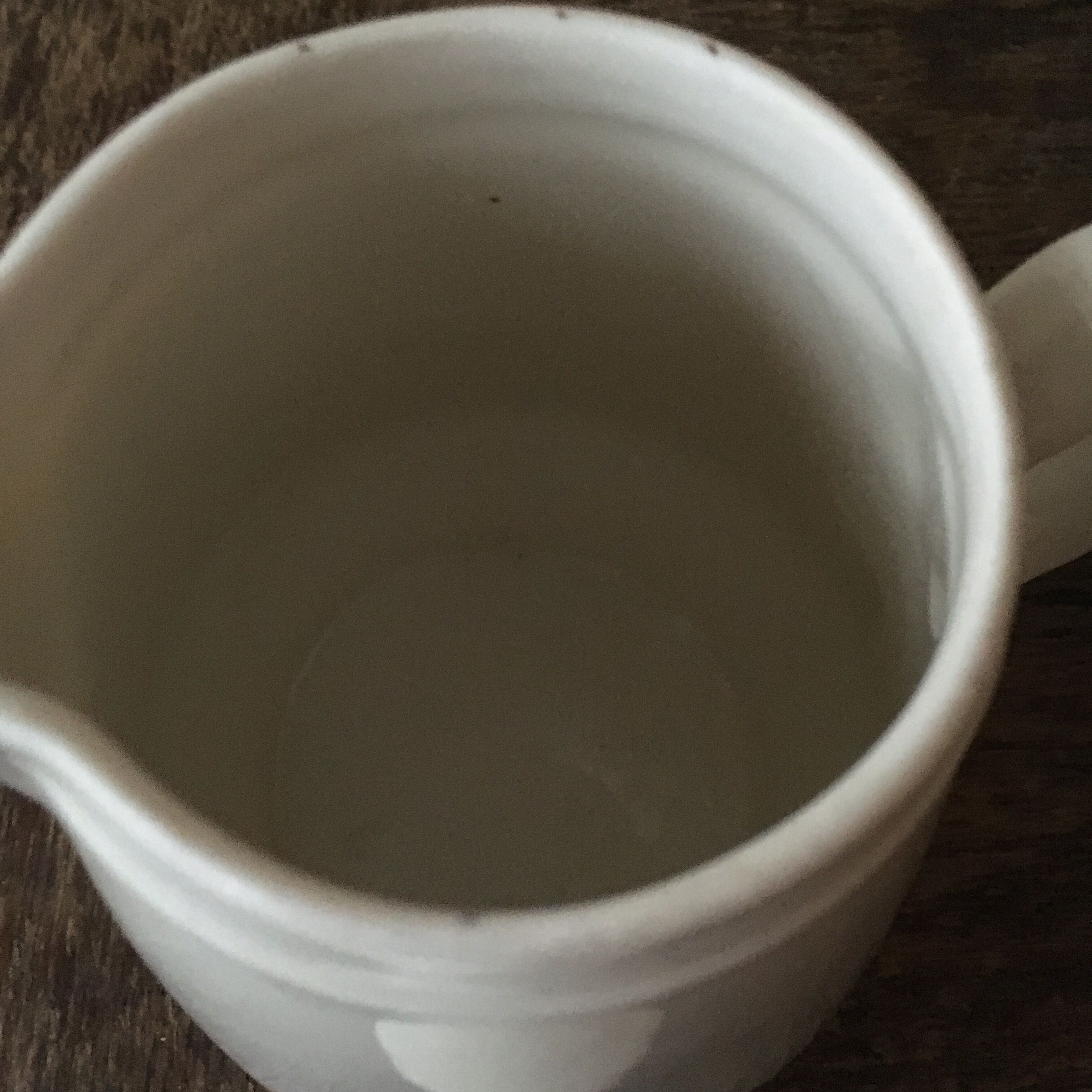 Cafetiere in fire porcelain or white sandstone (P. precious) of Grigny