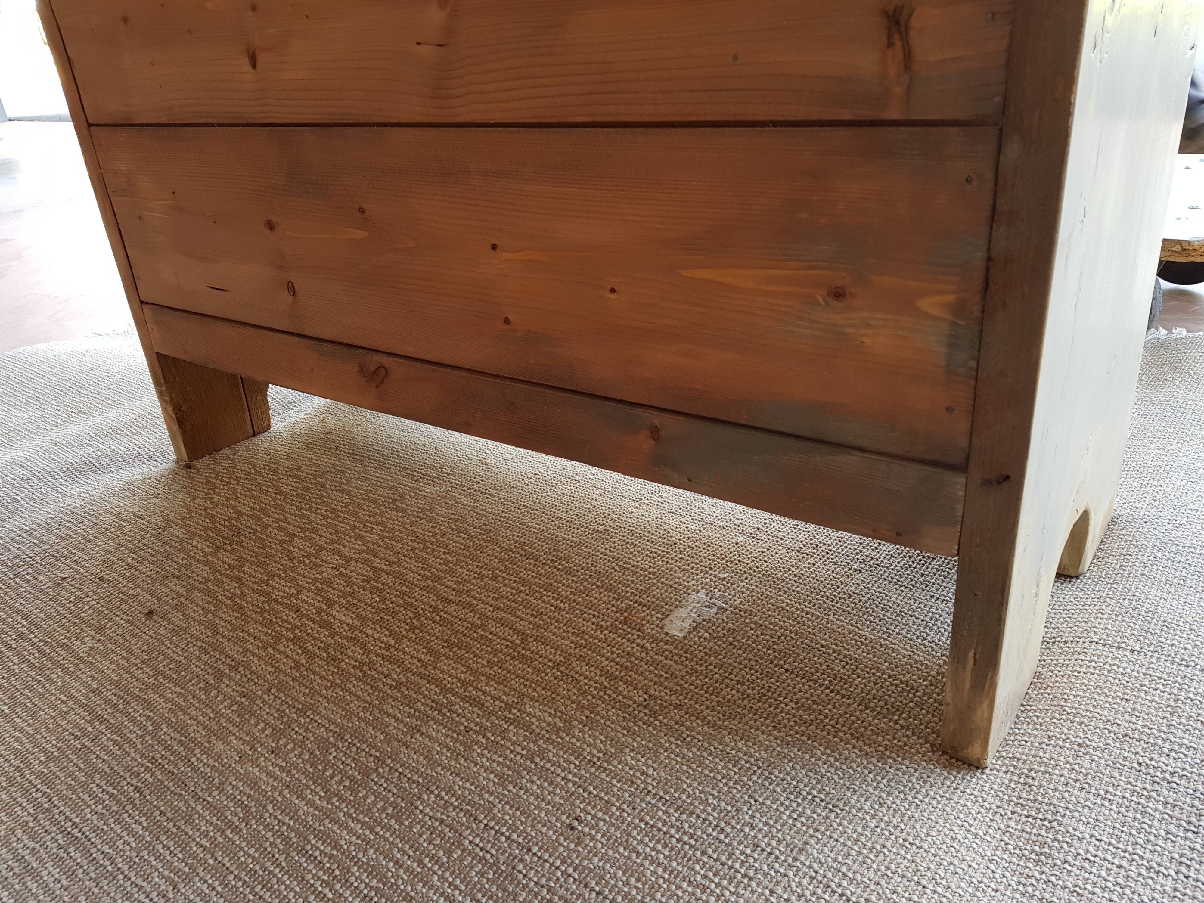 Old-trade furniture with "Grainetier" drawers