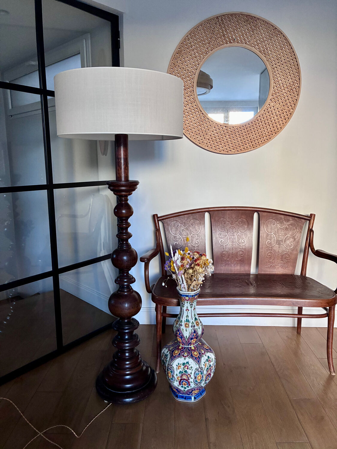 "Colonial" floor lamp in solid wood - 1960.